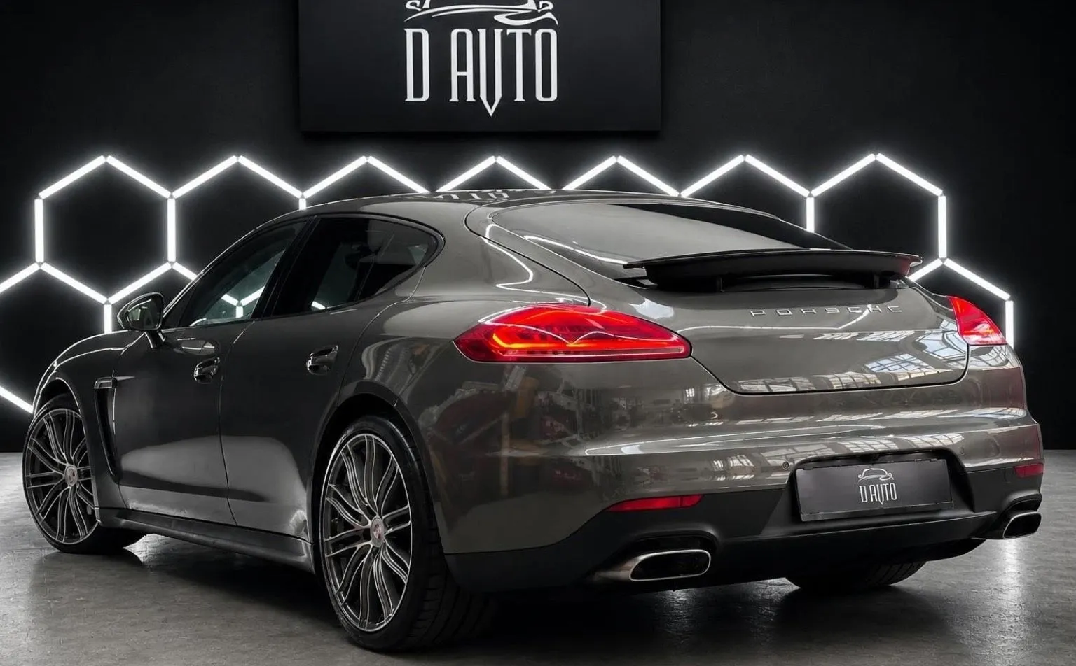 Zunanja slika - Porsche Panamera - 3.0 Diesel 184kW | 360° KAMERA | NAVI | MEMORY... - 6