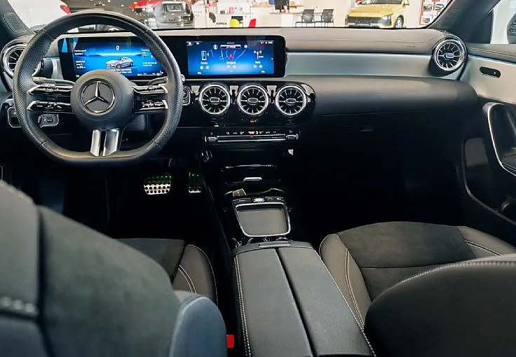 Zunanja slika - Mercedes-Benz CLA-Razred - 200 AMG PRO ALPINE BLACK-KAM-DAB-19 COL-LED-VIDEO - 7