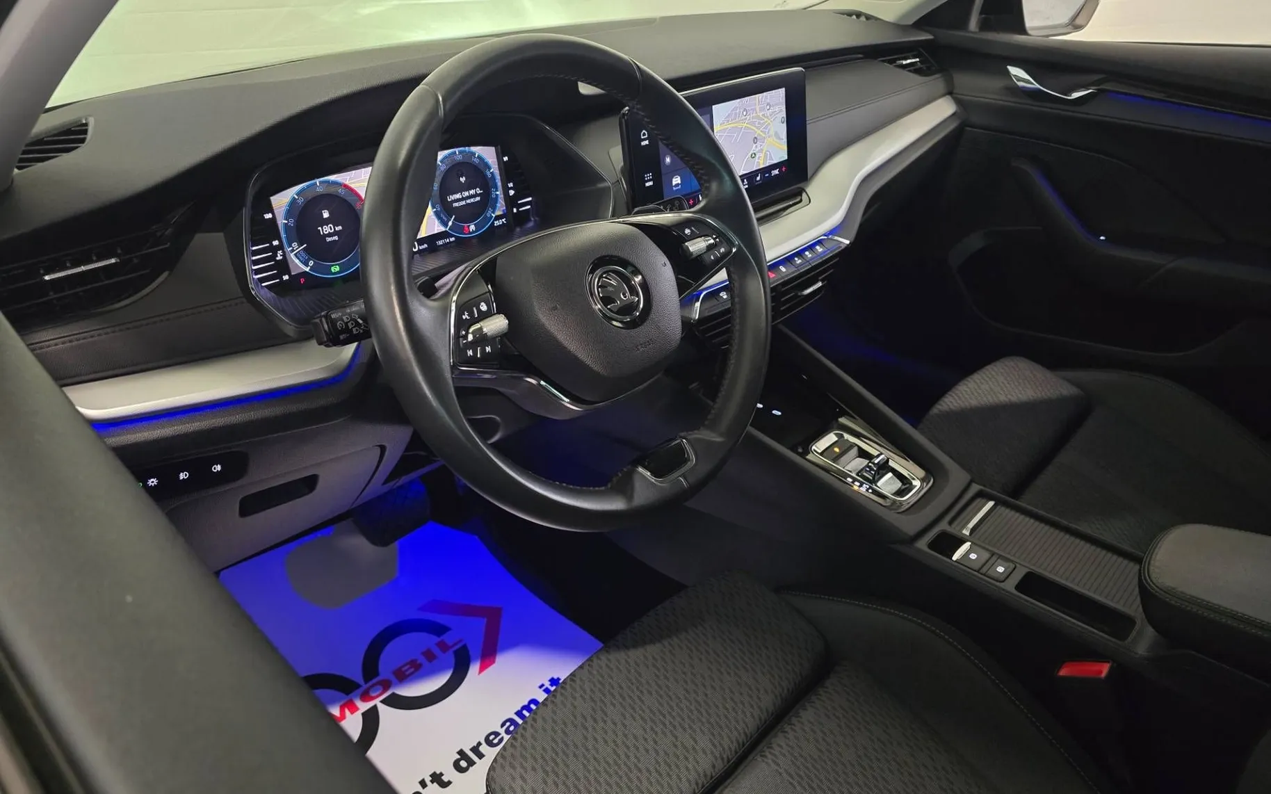 Notranja slika - Škoda Octavia - Combi 2.0 TDI Tour DSG - LED.kamera.masaža.kljuka - 9