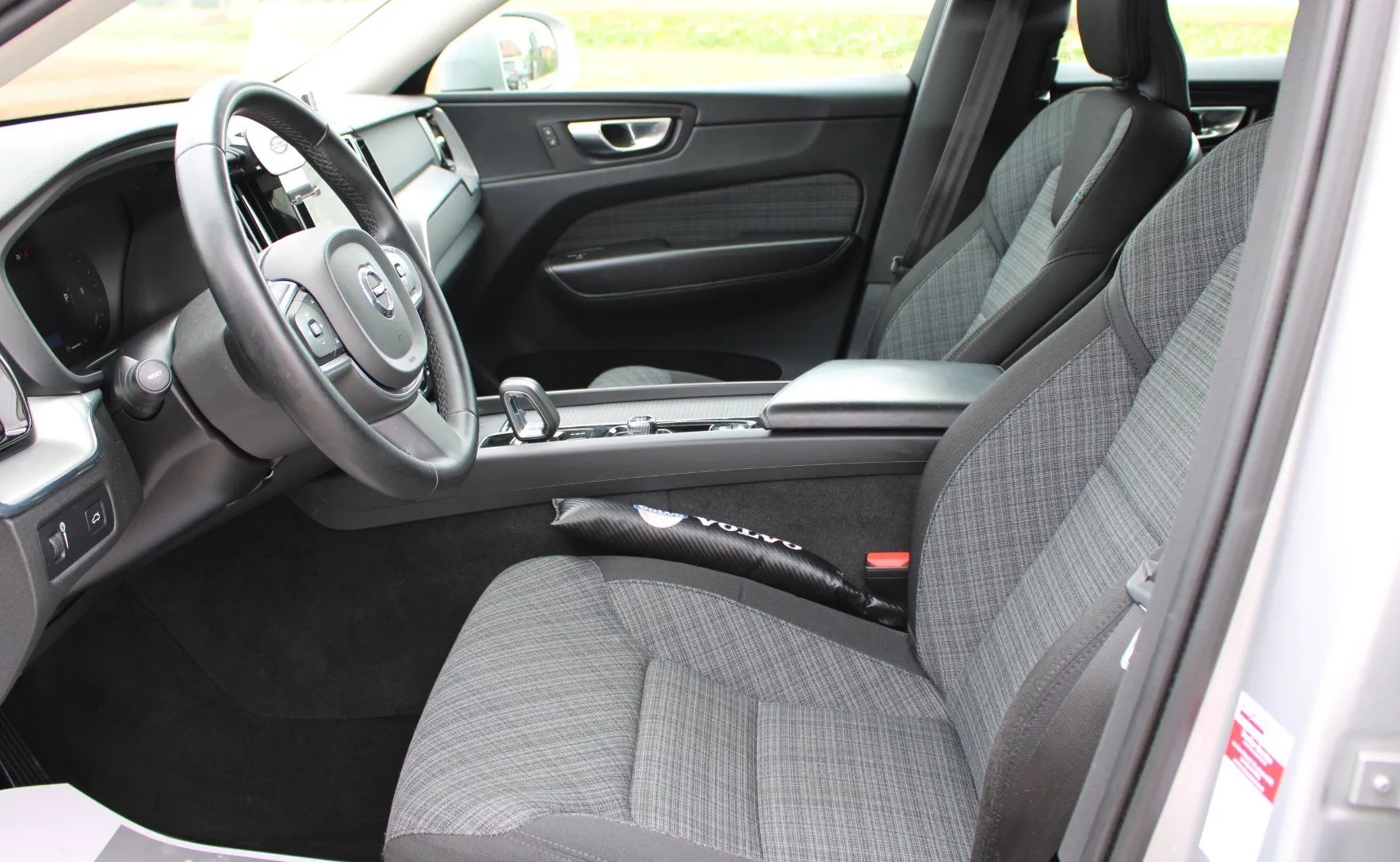 Zunanja slika - Volvo XC60 - B4D AWD Momentum Avt. - 12