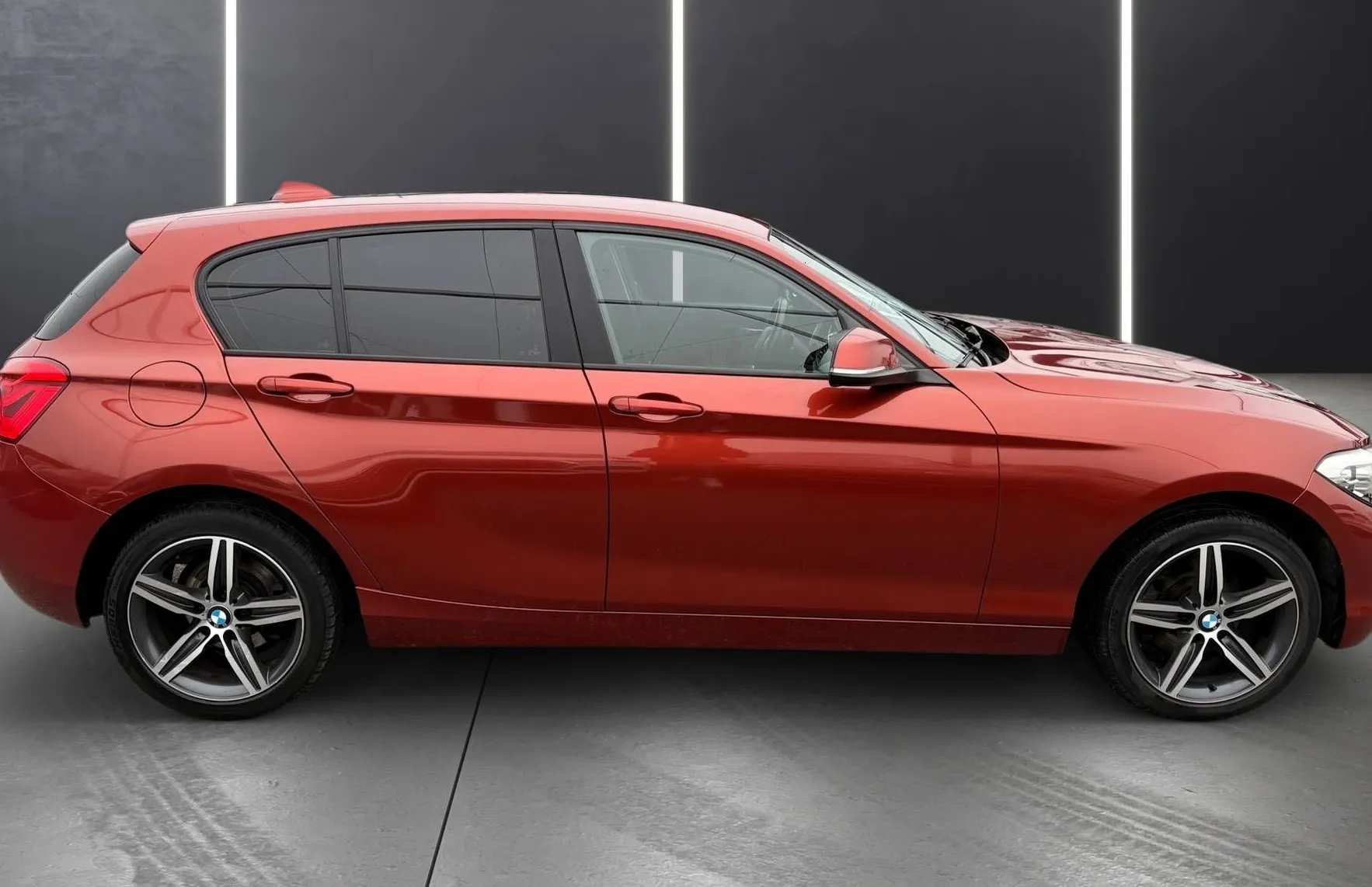 Zunanja slika - BMW Serija 1 - : 118d xDrive LED PDC NAVI TEMPOMAT TOP... - 8