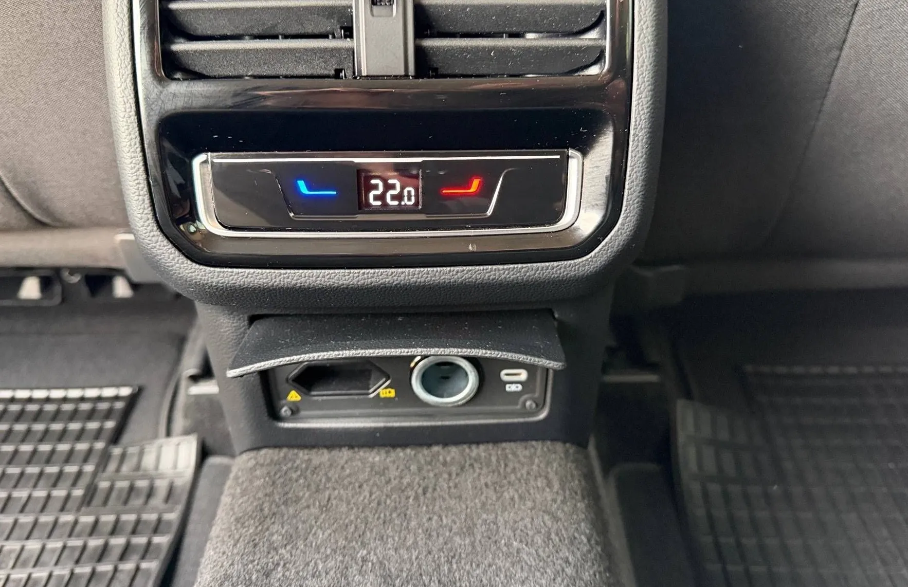 Zunanja slika - VW Passat - Variant 2.0 TDI BMT SCR avt.147kW-Matrix-Mrtvi kot ACC - 14