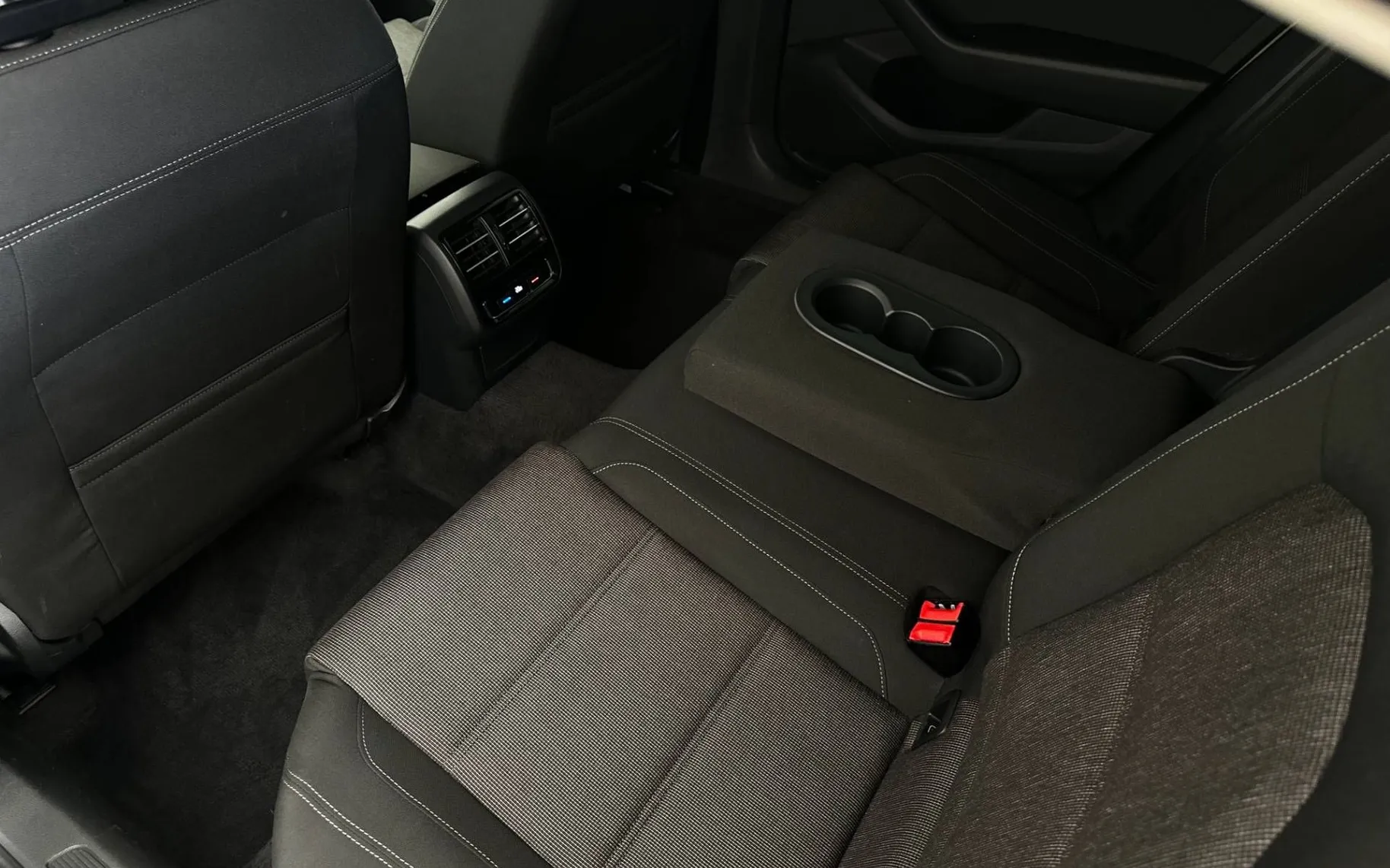 Notranja slika - Volkswagen Passat - -2.0TDI-DSG-LED-KAMERA-AKT.TEMP- - 11