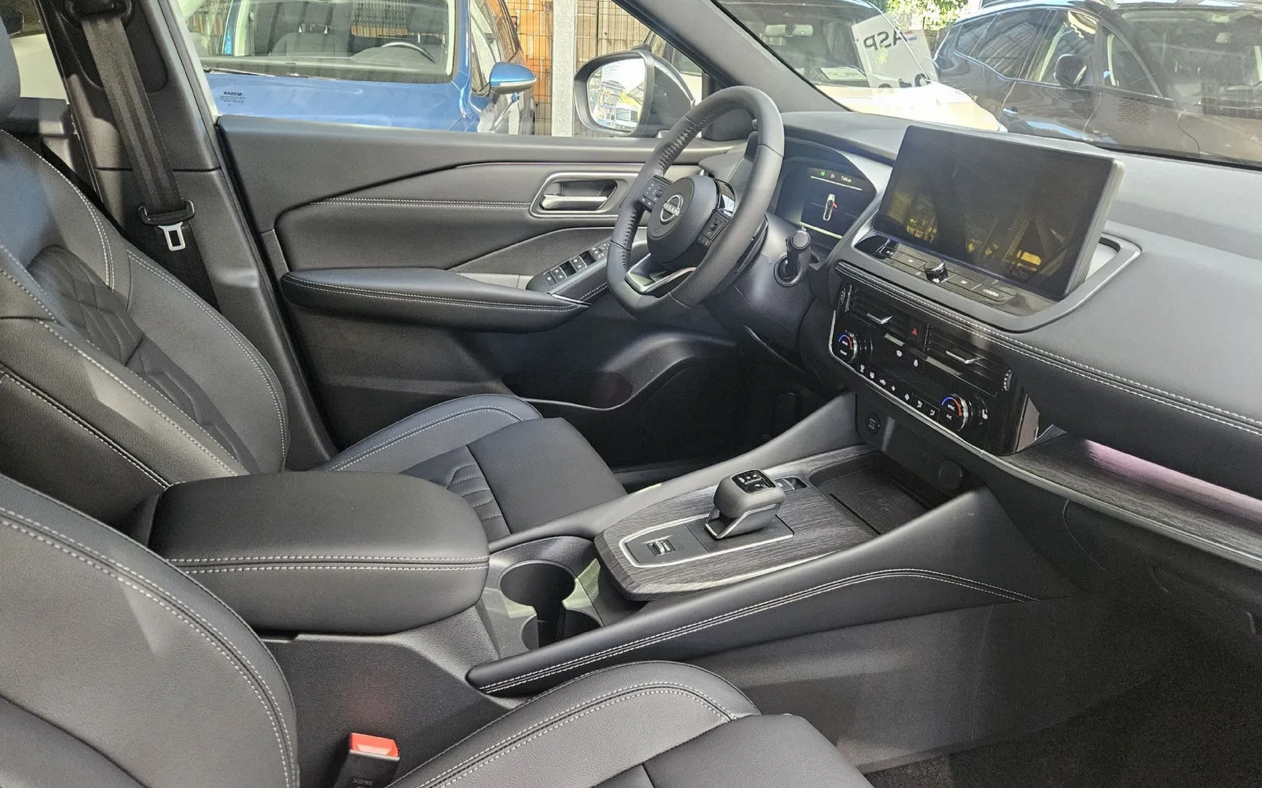 Zunanja slika - Nissan Qashqai - 1.3 DIG-T Mild Hyb.158 2WD X-Tron.TEKNA - 2