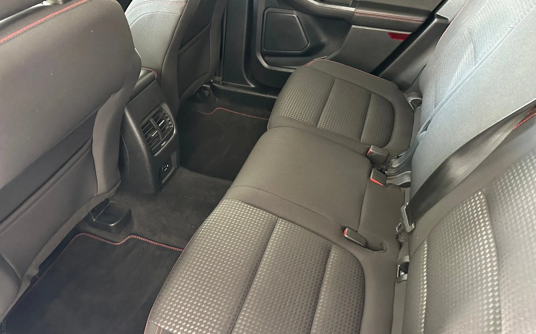 Zunanja slika - Ford Kuga - 1.5 EcoBlue ST-Line.KAMERA.NAVI.Športno podvozje - 16