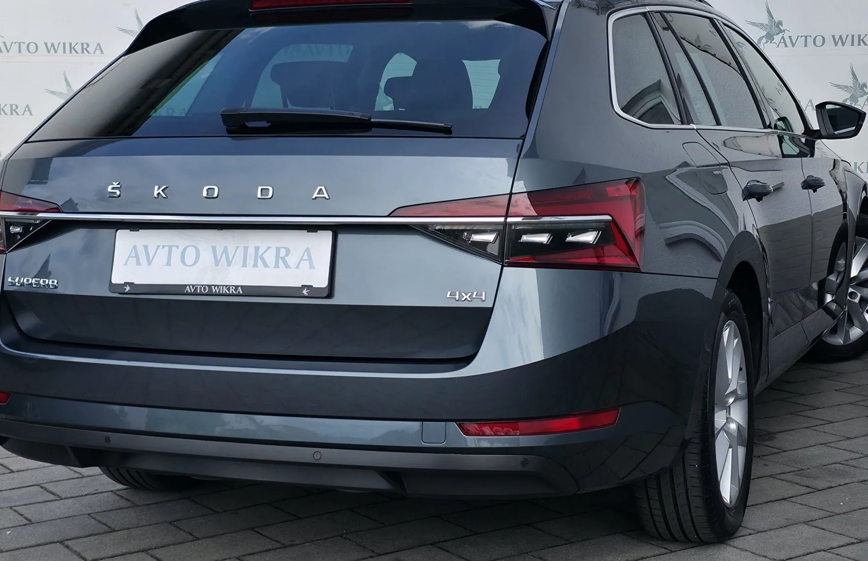 Zunanja slika - Škoda Superb - Combi 4x4 2.0TDI Style DSG MATRIX•ACC•VIRTUAL•17C• - 4