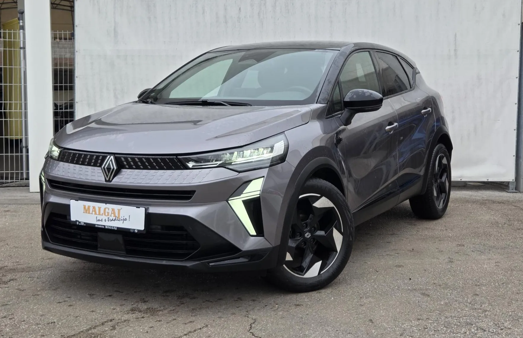 Zunanja slika - Renault Captur - Techno TCe140 Avtomatik +Paket Navi. in parkiranje - 1