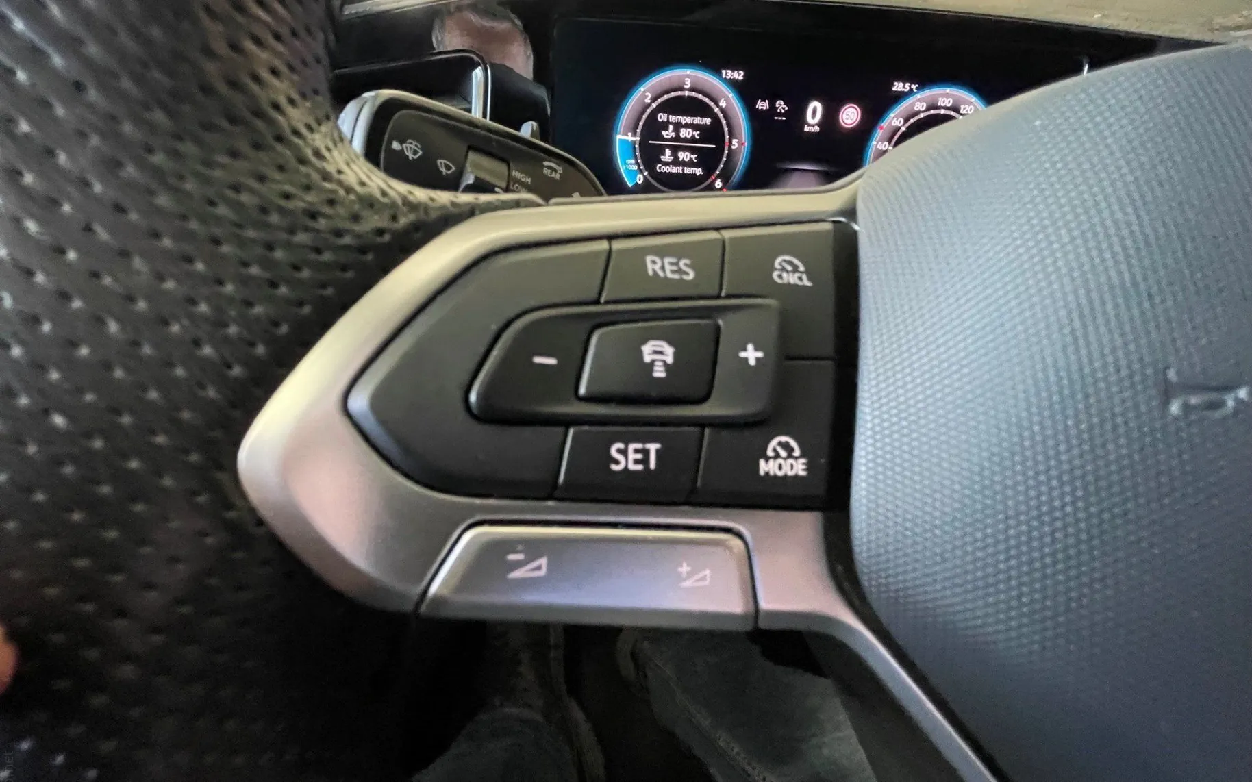 Zunanja slika - Volkswagen Passat - 2.0 TDI BMT R-Line DSG LED. NAVI.KAMER360.PDC2X - 12