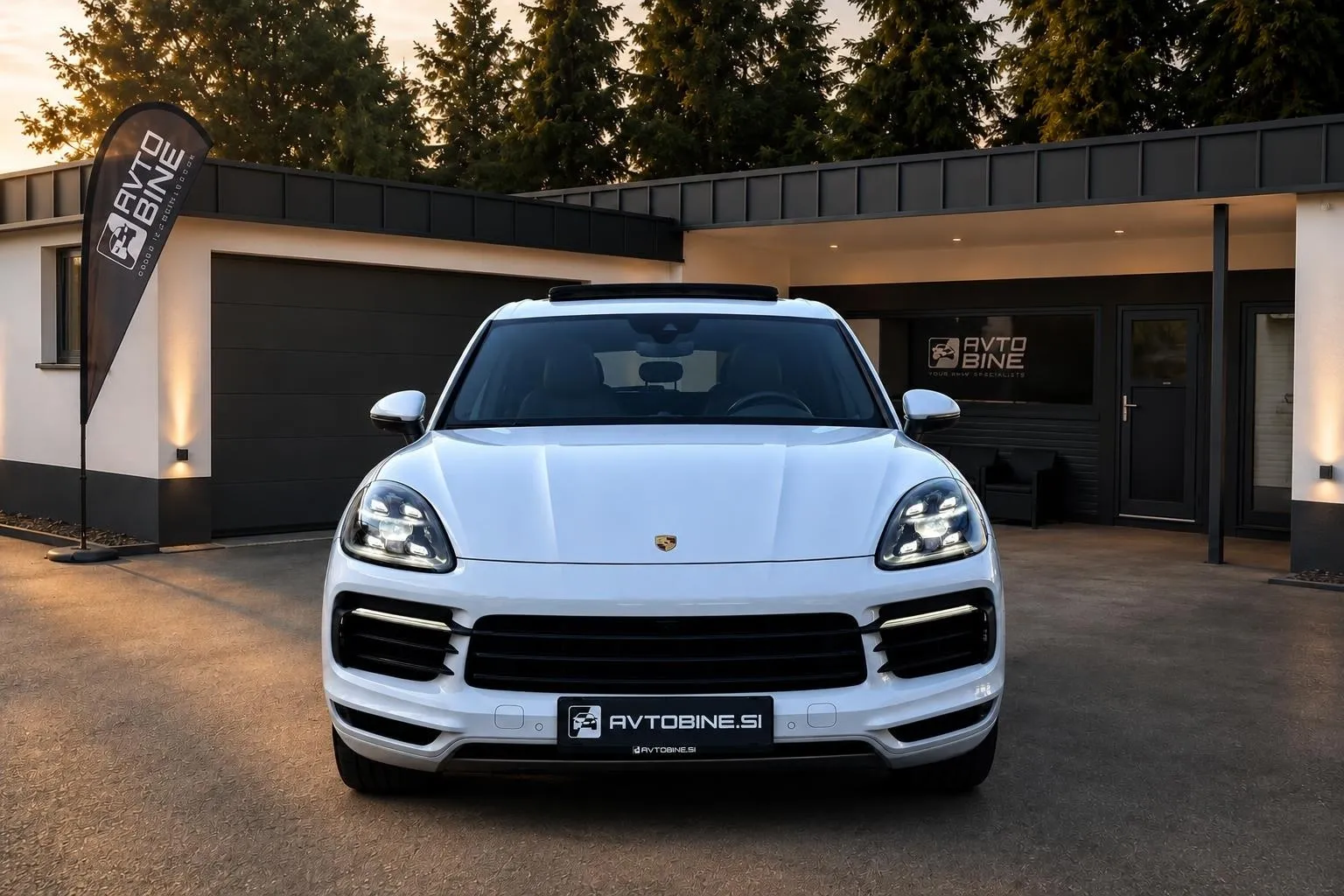 Zunanja slika - Porsche Cayenne - PANO•SOFT CLOSE•ZRAČNO•360•BELA PERLA... - 2