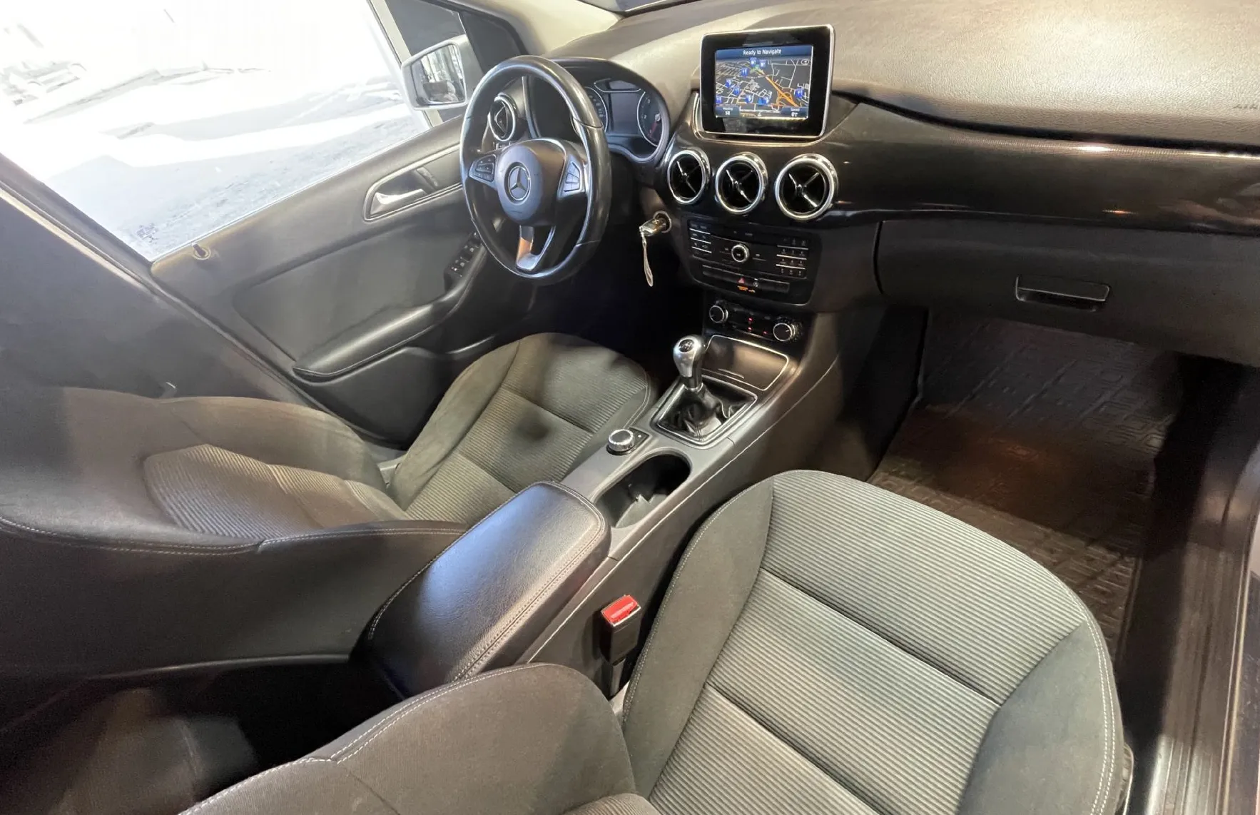Zunanja slika - Mercedes-Benz B-Razred - B200CDI-NAVIGACIJA-TEMPOMAT-MULTIFUNKCIJA-KAMERA - 13