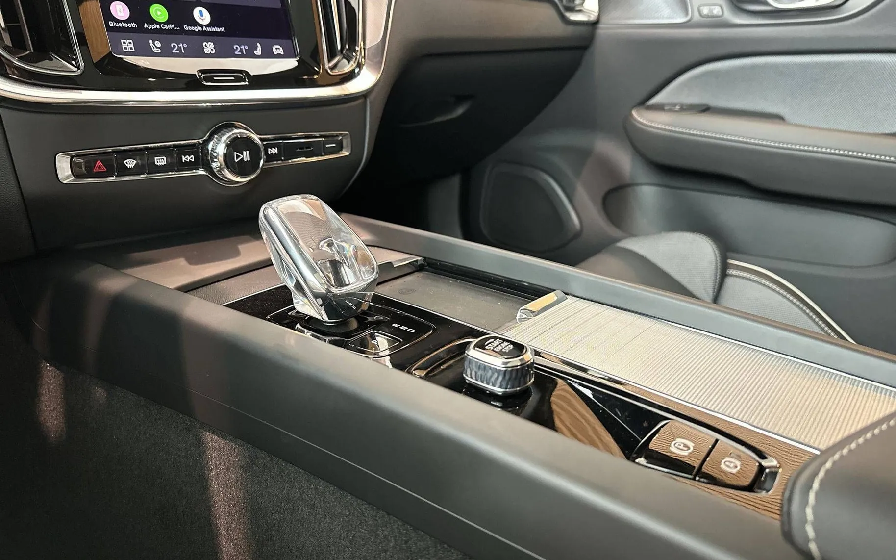 Notranja slika - Volvo V60 - B4 D Plus Dark Mild hybrid - 15