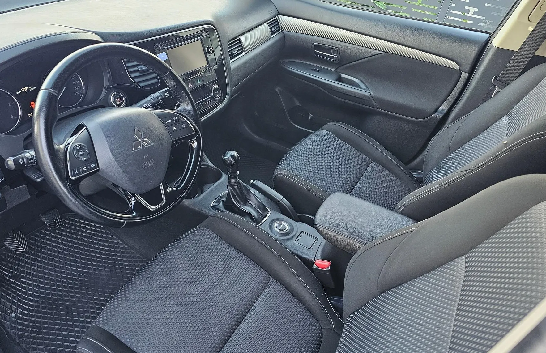 Zunanja slika - Mitsubishi Outlander - 4WD 2.2 DI-D Intense+Le 149.000km-7Sedežov-Odličen - 4
