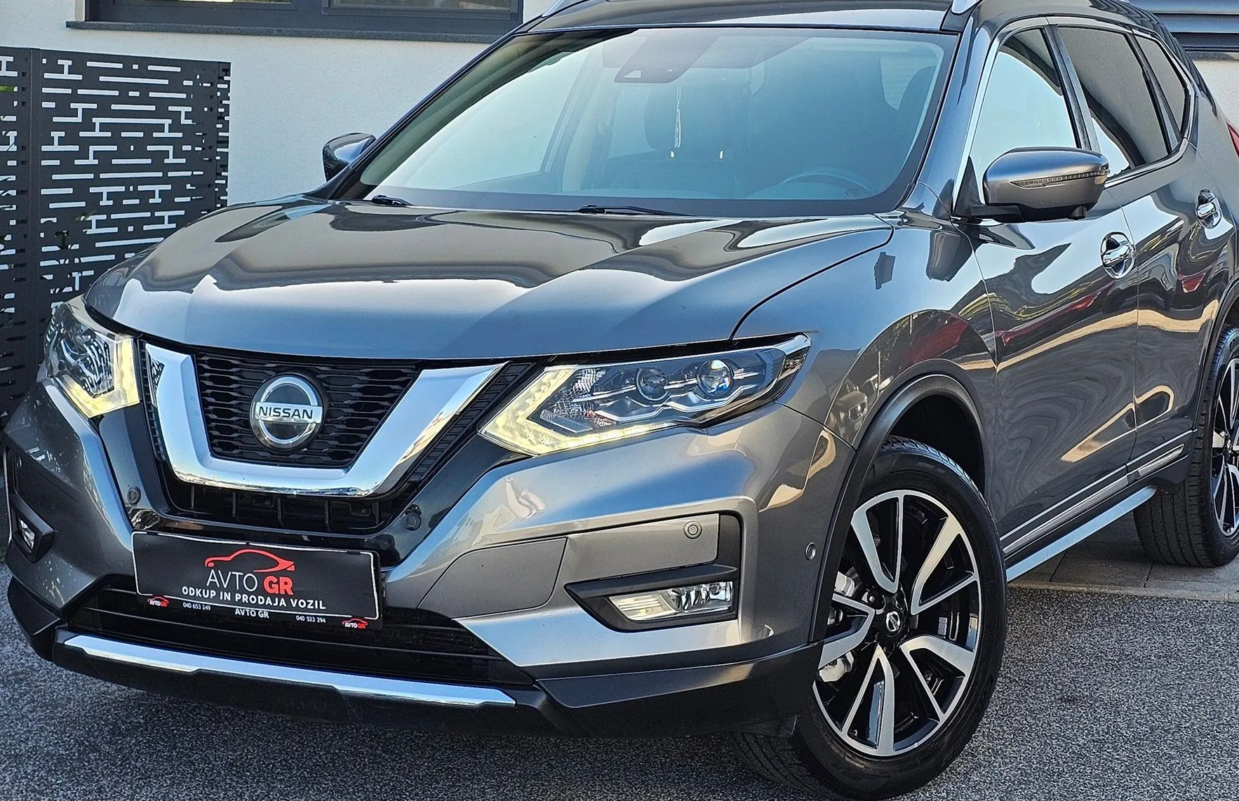 Zunanja slika - Nissan X-Trail - 4WD 1.7 dCi Tekna X-Tronic- LED-PANO-GR.SED.-1.LAS - 16