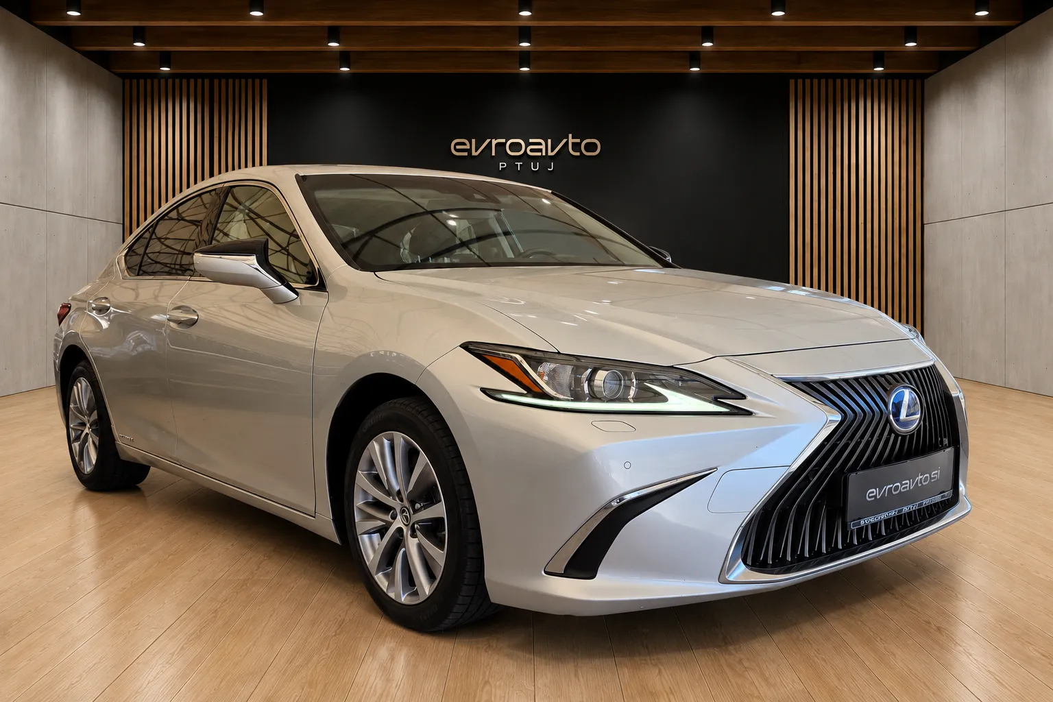 Zunanja slika - Lexus ES - 300h Executive Avt.Redno servisiran - 3