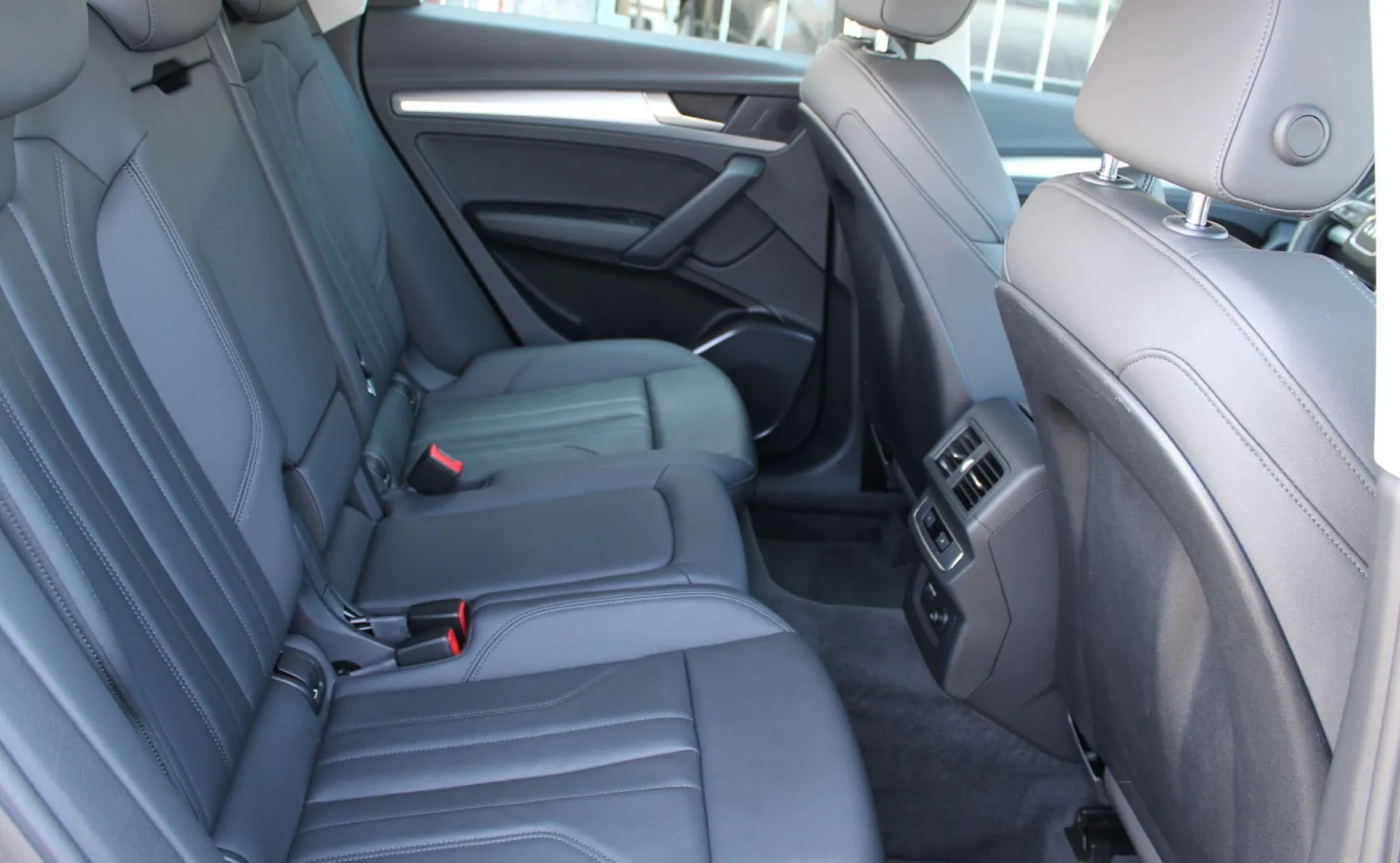 Zunanja slika - Audi Q5 Sportback - 50 TFSI e quattro S tronic Advanced 220kW-MATRIX - 14