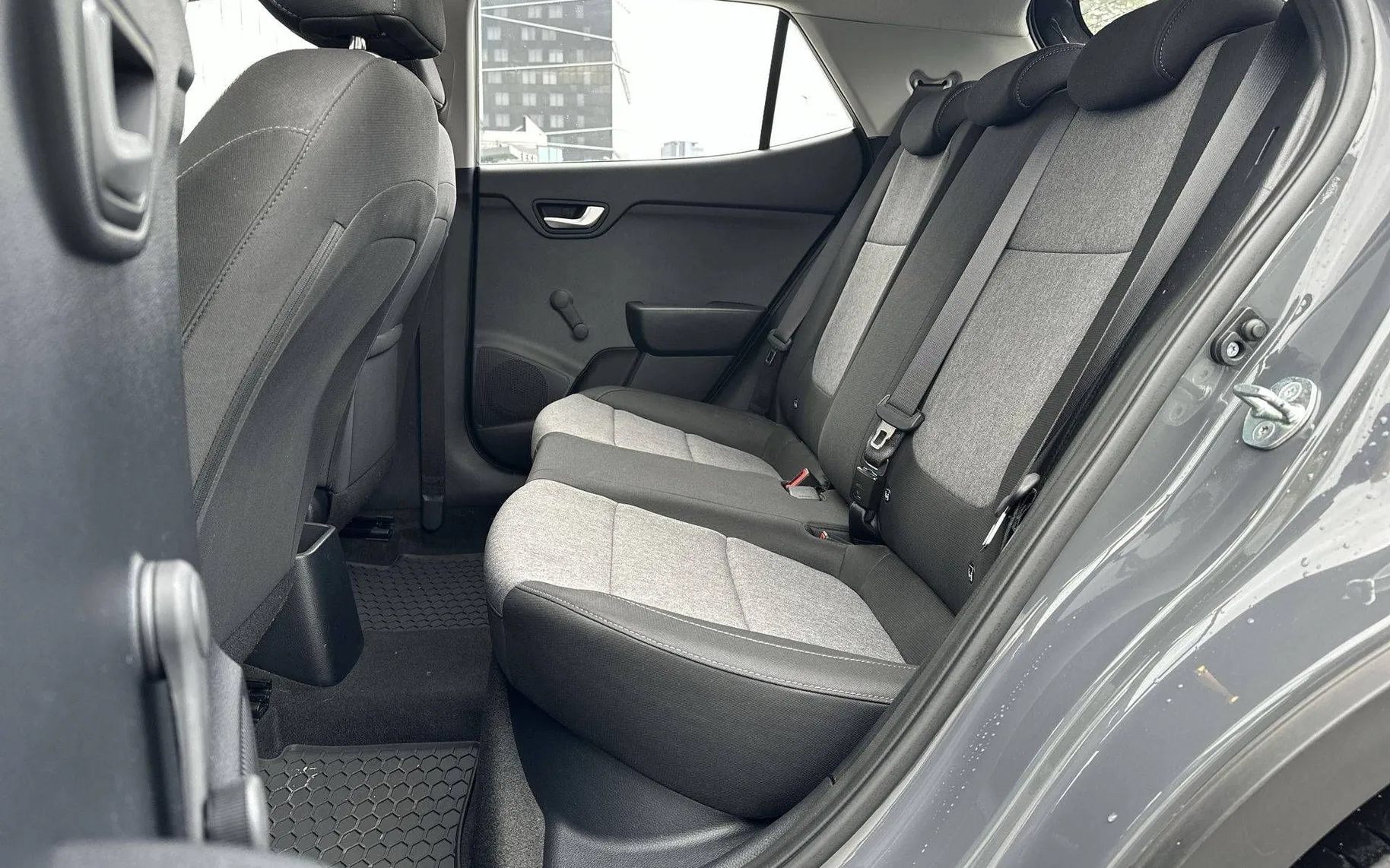 Notranja slika - KIA Stonic - 1.2 DPI LX Fun ISG - 11