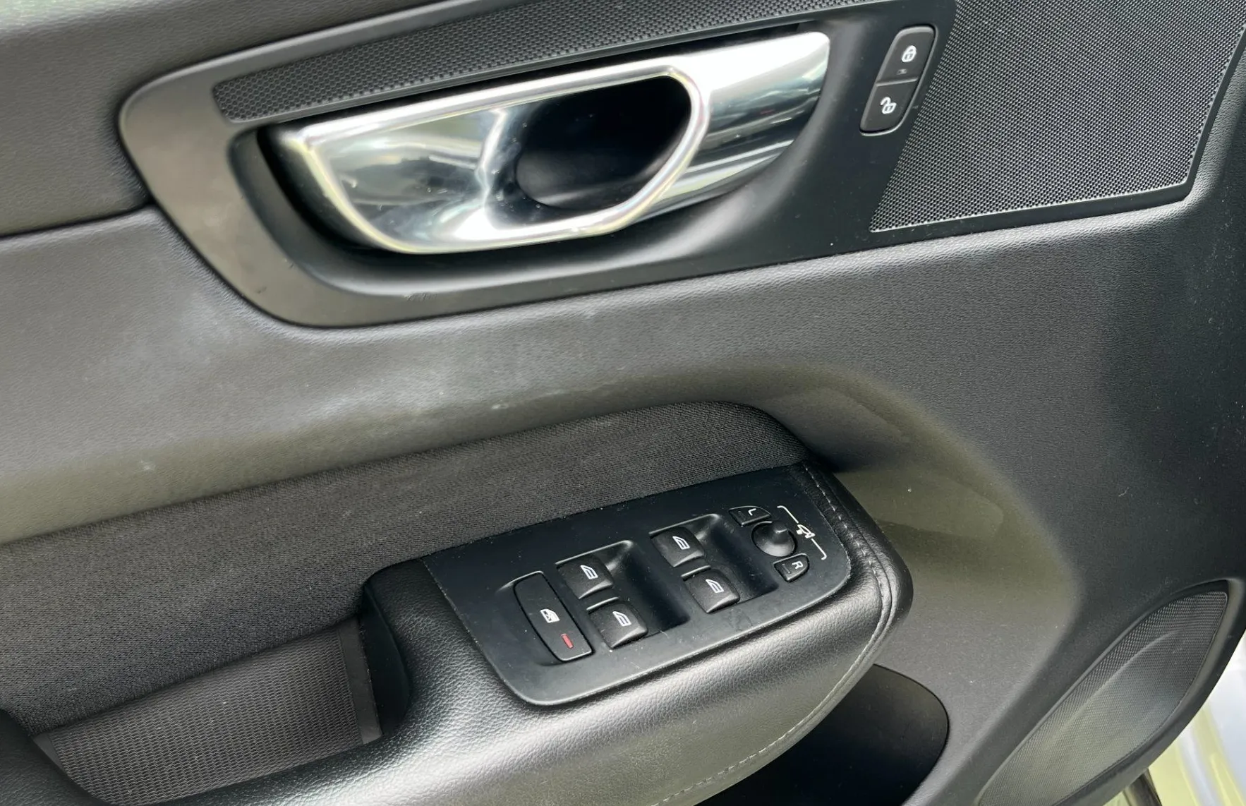 Zunanja slika - Volvo XC60 - D4 AWD Momentum Avt. LED.NAVI.ACC.2XPDC.VZR KAM - 12