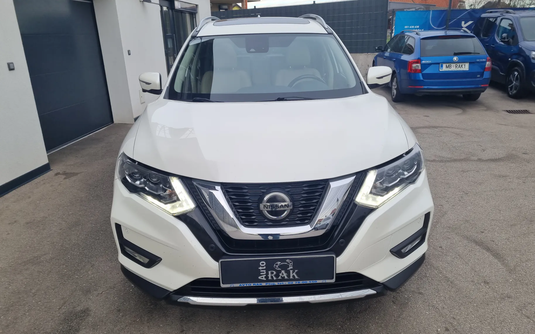 Zunanja slika - Nissan X-Trail - 4WD 1.7 dCi Tekna X-Tronic  1.LAS., 93106KM - 3
