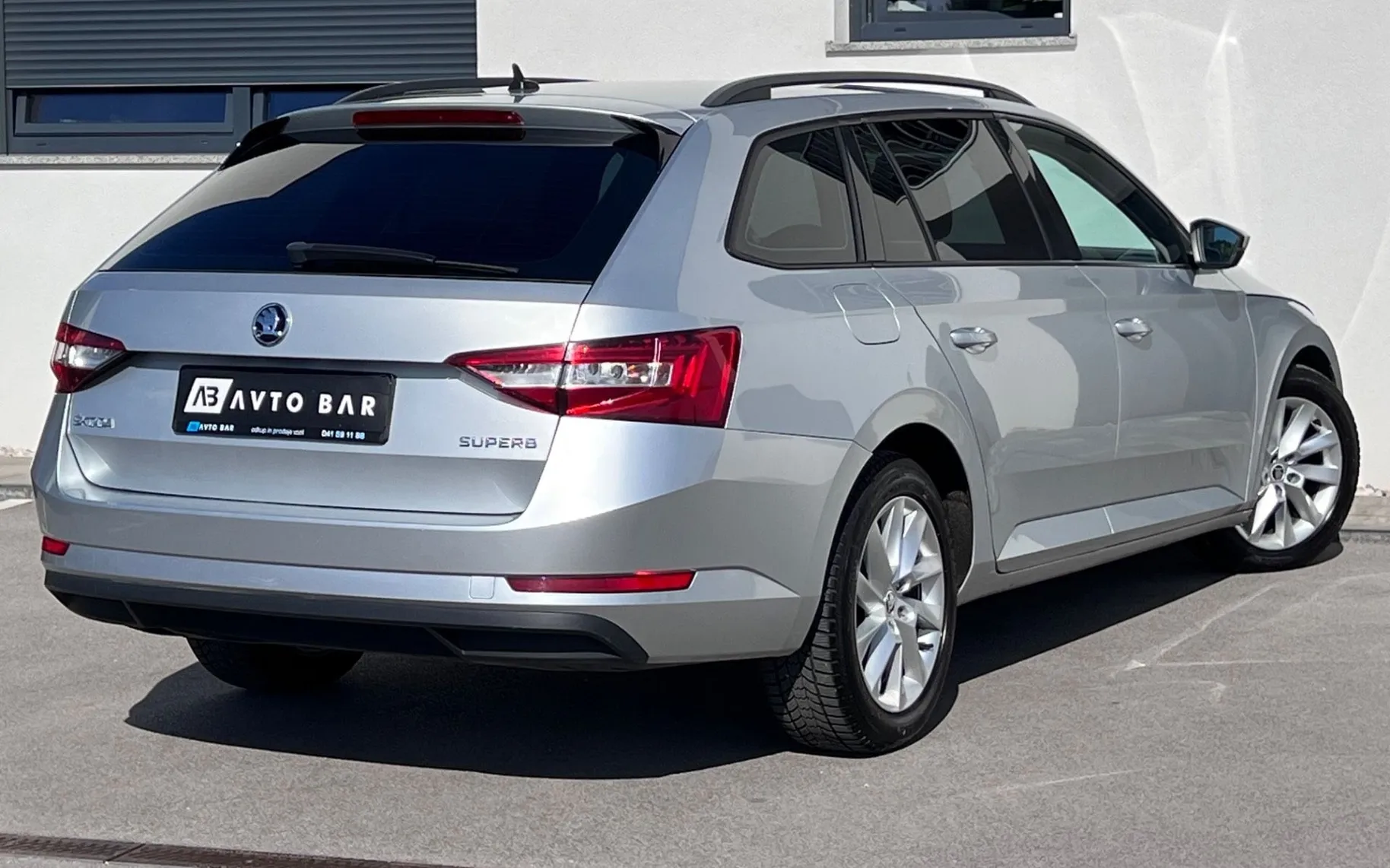 Zunanja slika - Škoda Superb - 2.0 TDI+ALU+TEMP+USB... - 6