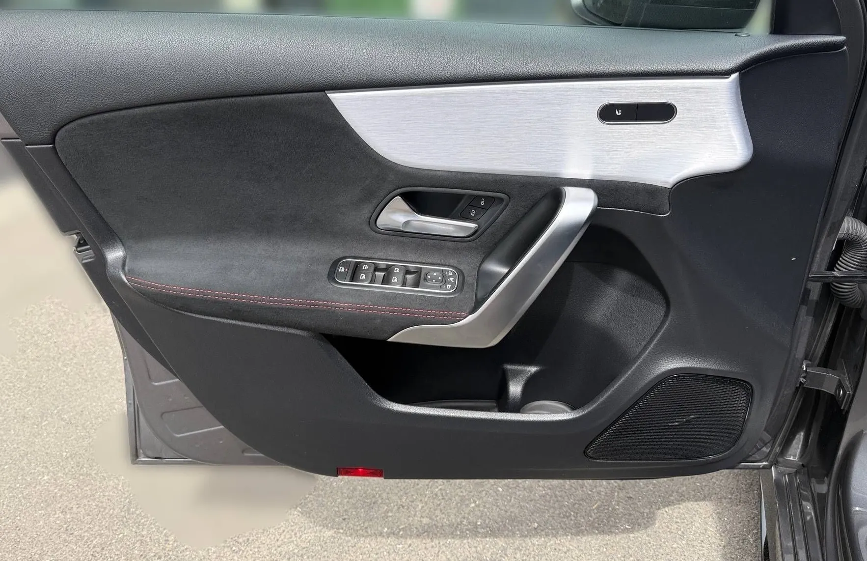 Zunanja slika - Mercedes-Benz A-Razred - 35 AMG 4MATIC + DTC LED KAM NAVI PDC RADAR TOP - 15