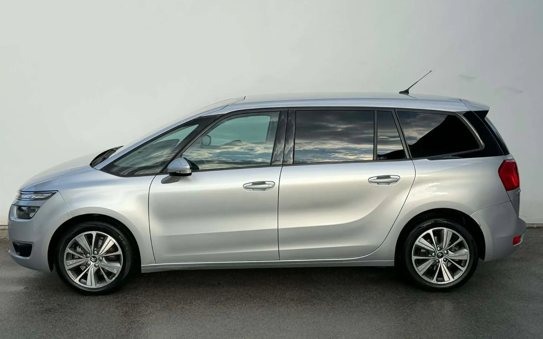 Zunanja slika - Citroën C4 - Picasso 2.0 HDI-AUT-7 SEDEŽEV-LIZING ZA TUJCE-NAVI-PDC-... - 3