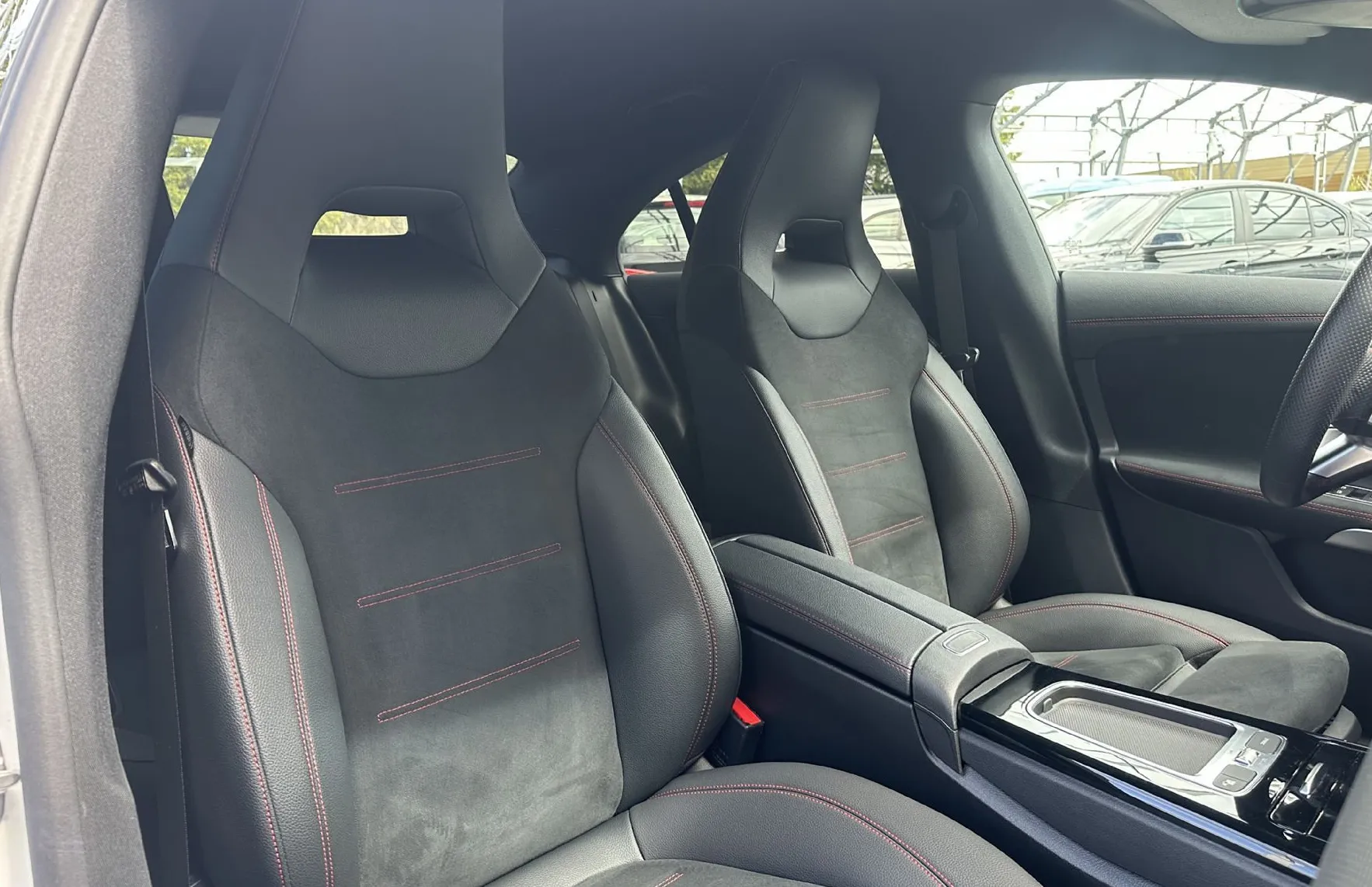 Zunanja slika - Mercedes-Benz CLA-Razred - 200d AVT. AMG-NIGHT-KEYLESS-KAMERA-PDC-NAVI-18COL - 11