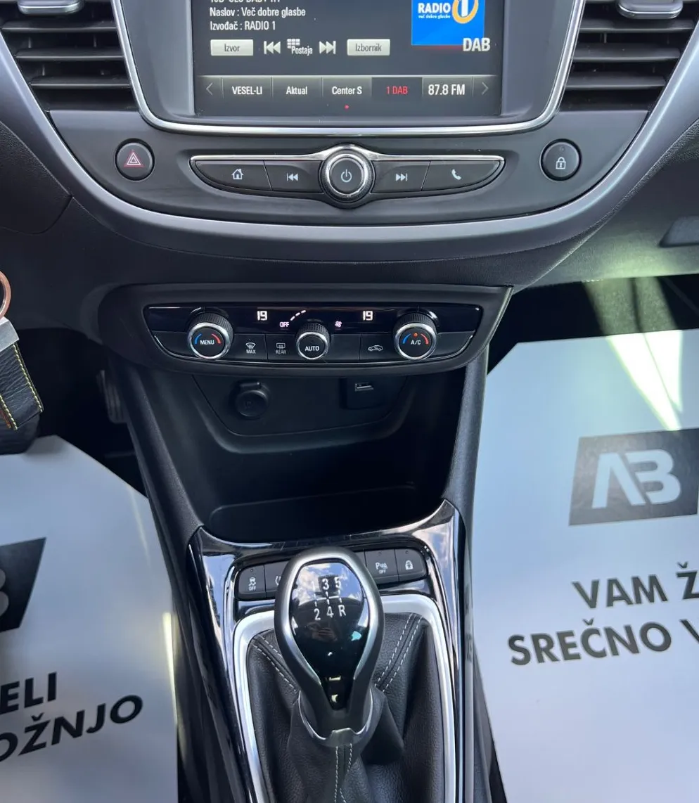 Zunanja slika - Opel Crossland X - 1.2 +SLO+1.LAST+DAB+PDC+ALU+TEMP... - 11