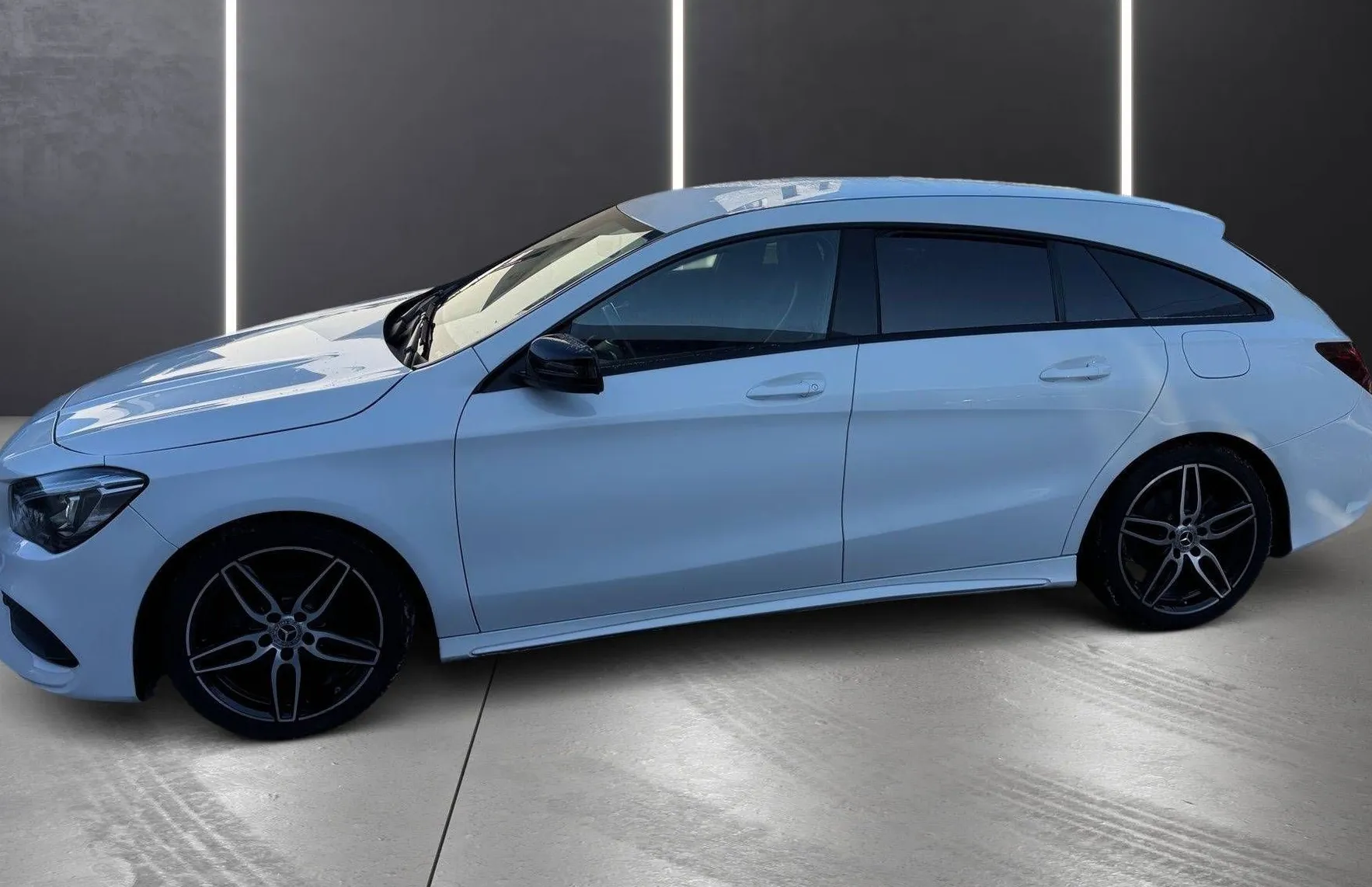 Zunanja slika - Mercedes-Benz CLA-Razred - CLA Shooting Brake 200d 4MATIC AMG LINE MULTIBEAM KAMERA TEM NAVI - 3