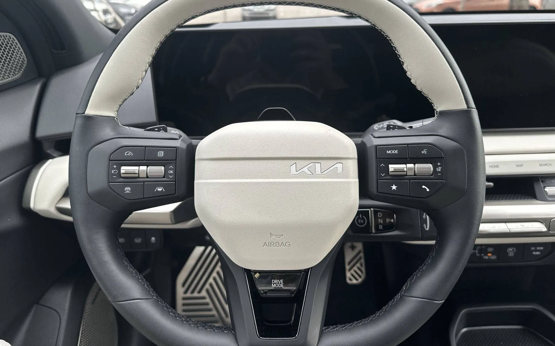 Notranja slika - KIA EV4 - GT-LINE 81.4 kWh bat.. 150 kW  204 KM - 14