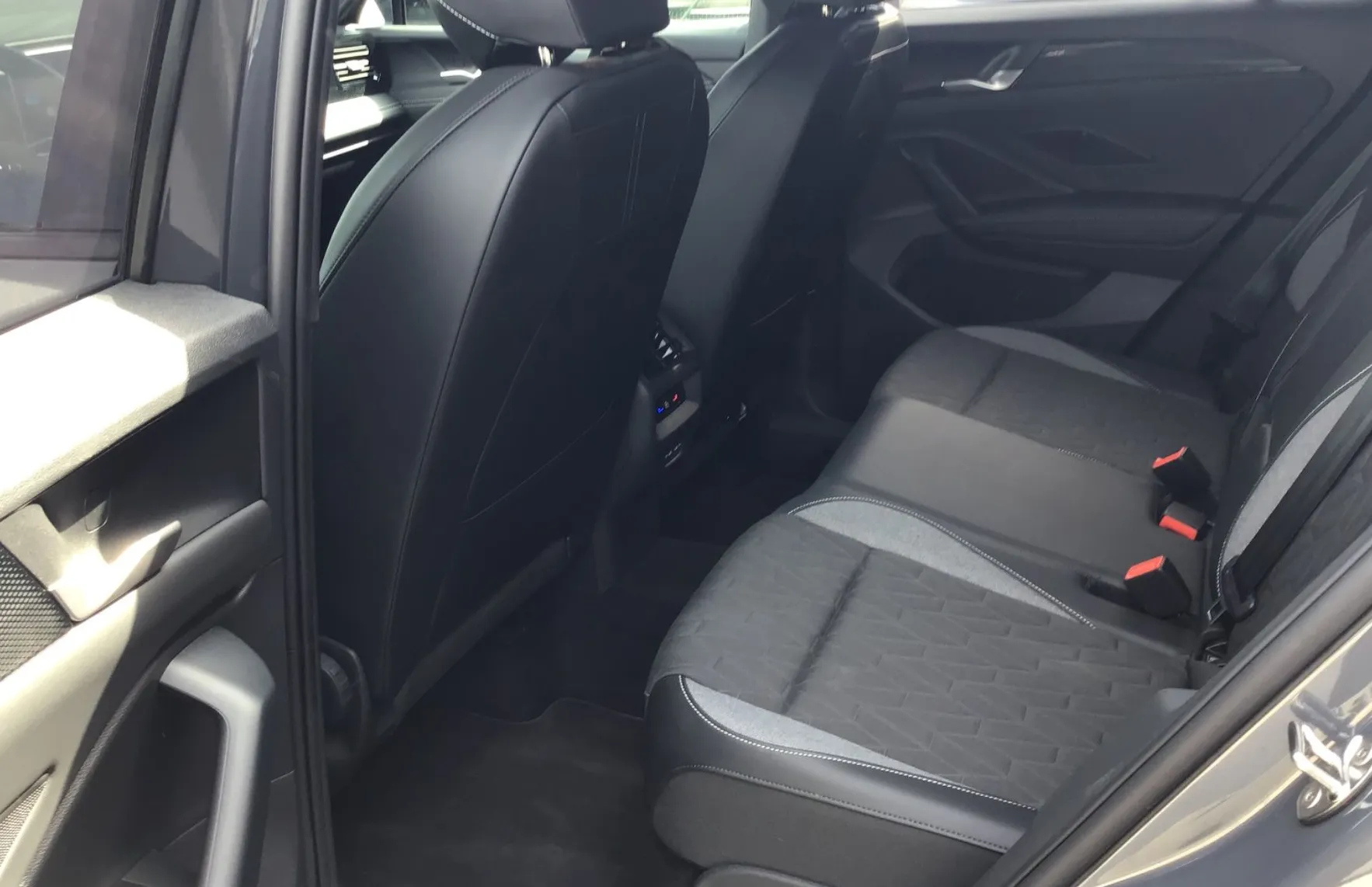 Zunanja slika - Volkswagen Tiguan - 2.0 TDI BMT Life DSG - 10