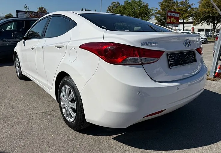 Zunanja slika - Hyundai Elantra - 1.6 MPI Life - 1. LASTNIK - SLO - GR. SED - - 6