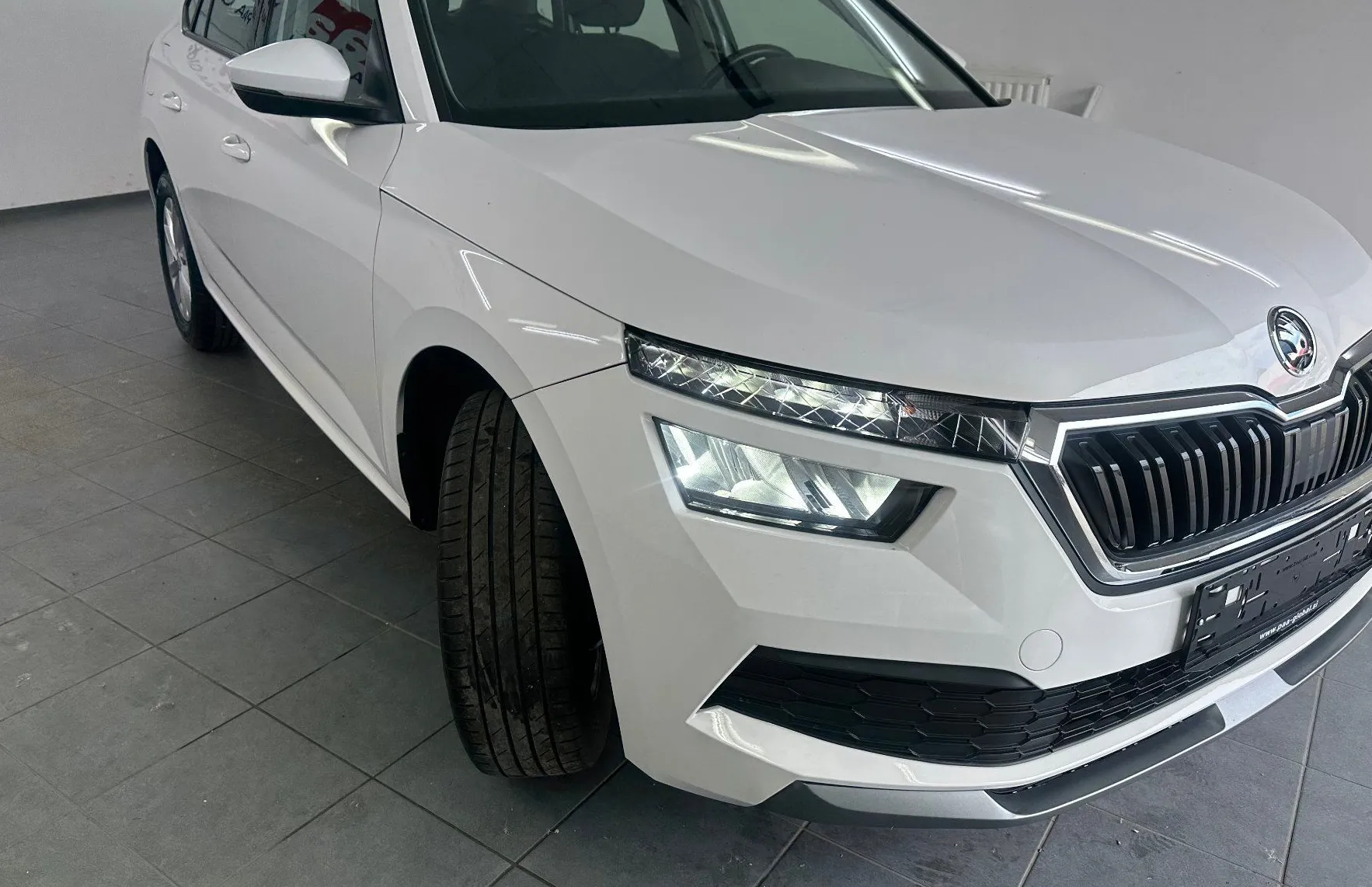 Zunanja slika - Škoda Kamiq - 1.0 TSI Ambition 70 kW SAMO 51.000 KM - 2