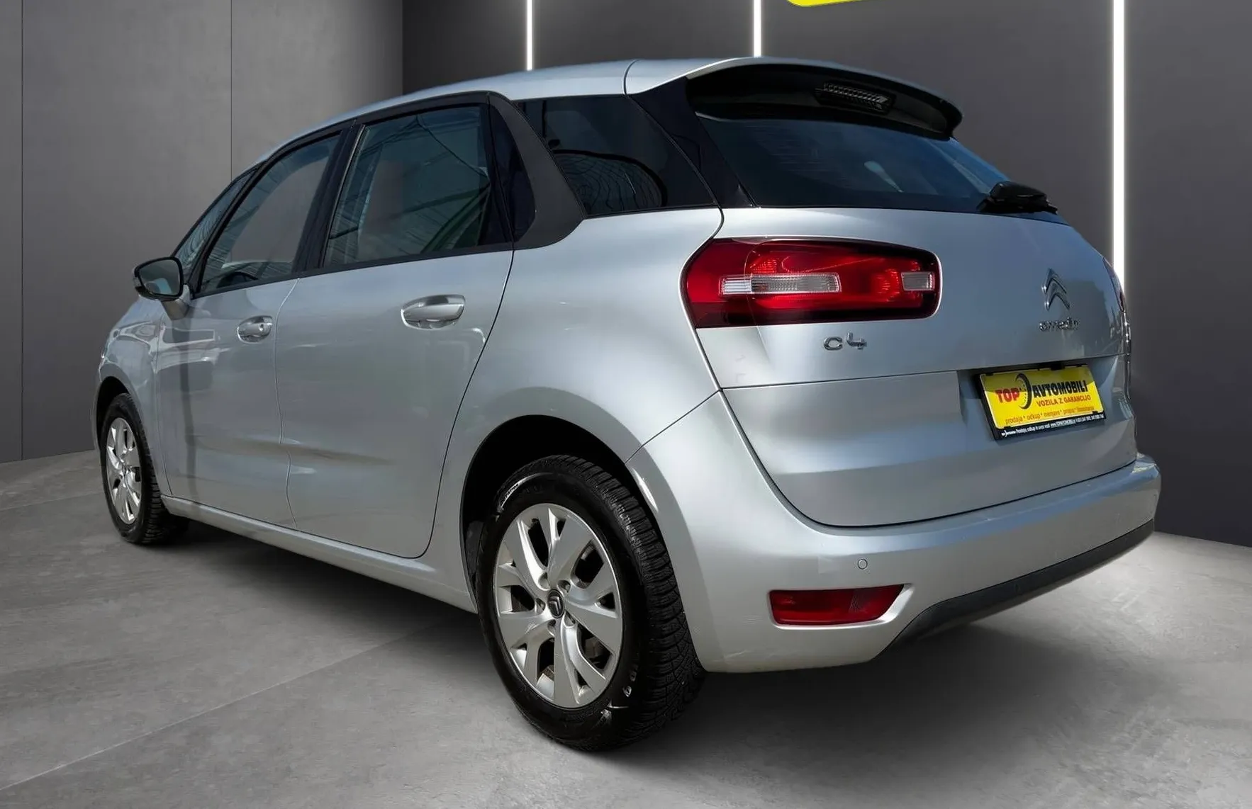 Zunanja slika - Citroën C4 - Picasso 1.6 e-HDi  NAVI PDC TEMPOMAT REDNO SERVISIRAN... - 3