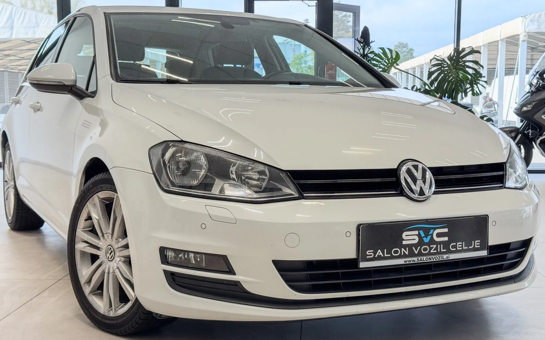 Zunanja slika - Volkswagen Golf - 1.6TDI-DSG-2X-PDC-DIGI-KLIMA-TEMPOMAT-GRET-SED-17C - 5