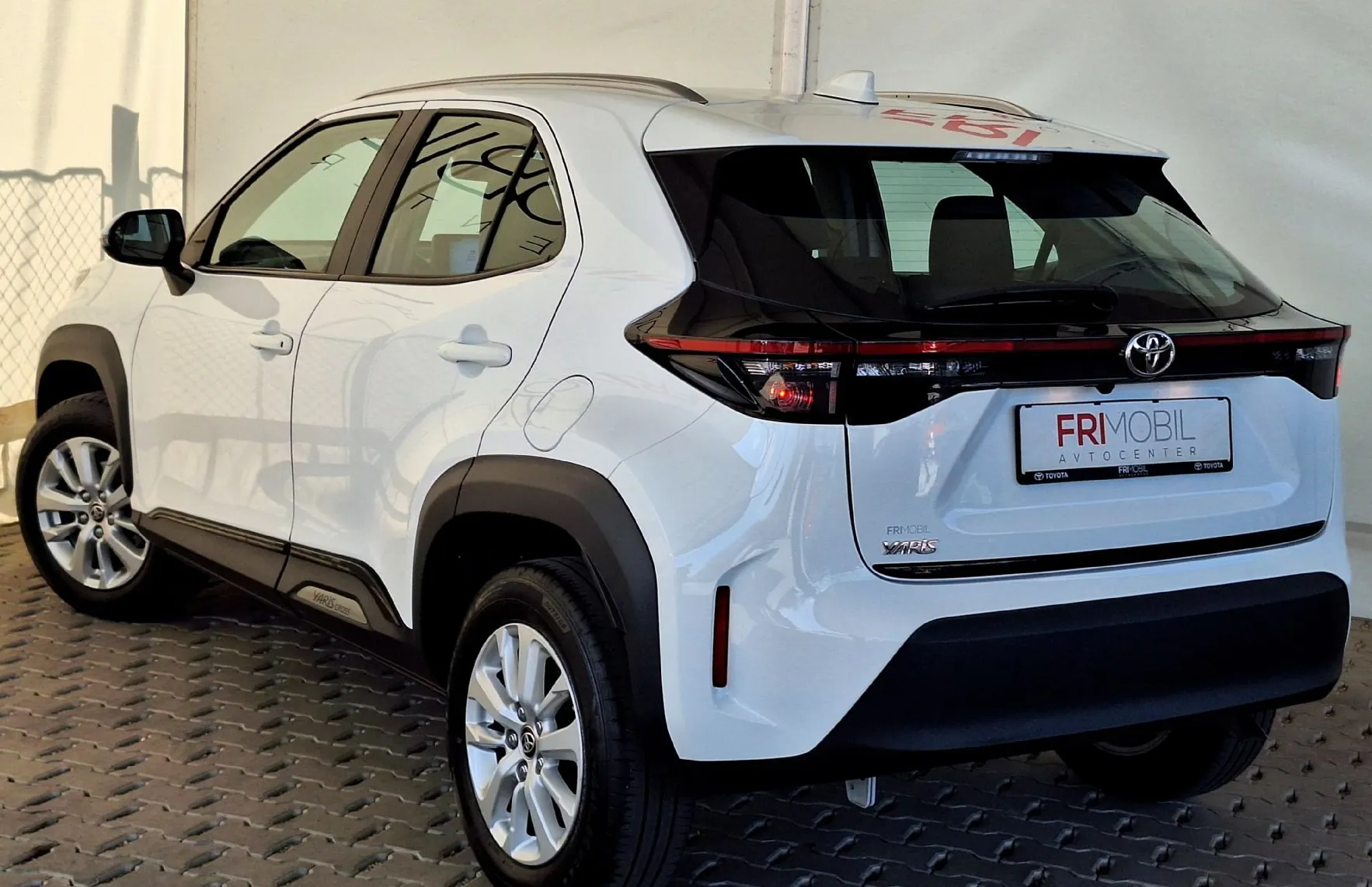 Zunanja slika - Toyota Yaris Cross - 1.5 VVT-iE Sol Assist M T6 - 4
