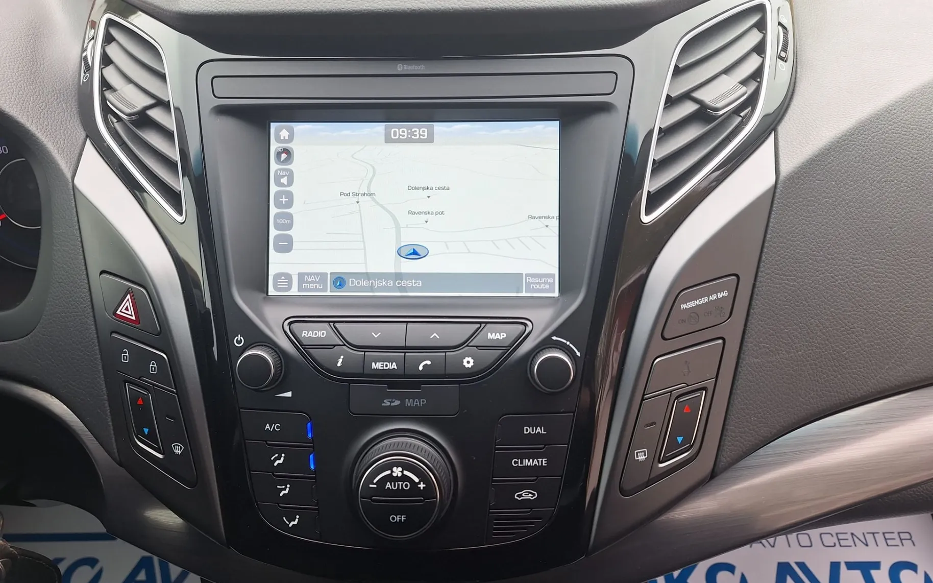 Notranja slika - Hyundai i40 - 1.7 CRDI 85KW PREMIUM FUL LED-NAVI-KAMERA-PDC- - 8