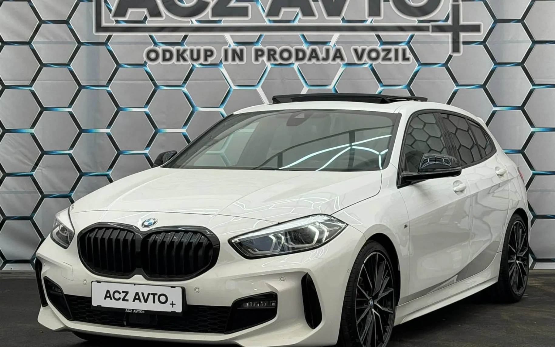 Zunanja slika - BMW serija 1: - 118D•AUT•M PAKET•VIRTUAL•PANO•ACC•KEYLESS•KAMERA•. - 3