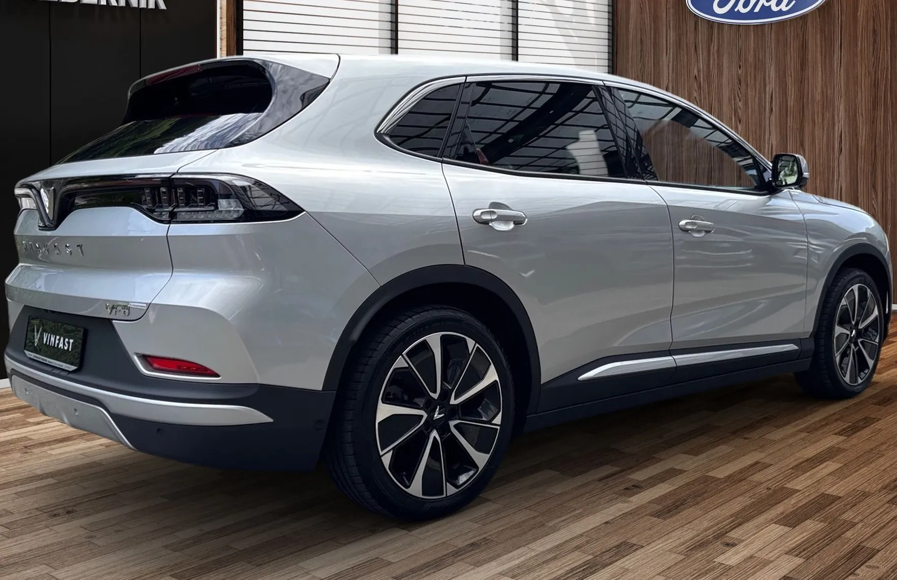 Zunanja slika - Vinfast VF8 - 87.7 kWh AWD Plus408PS AWD-GRATIS POLNILNICA 22KW - 4