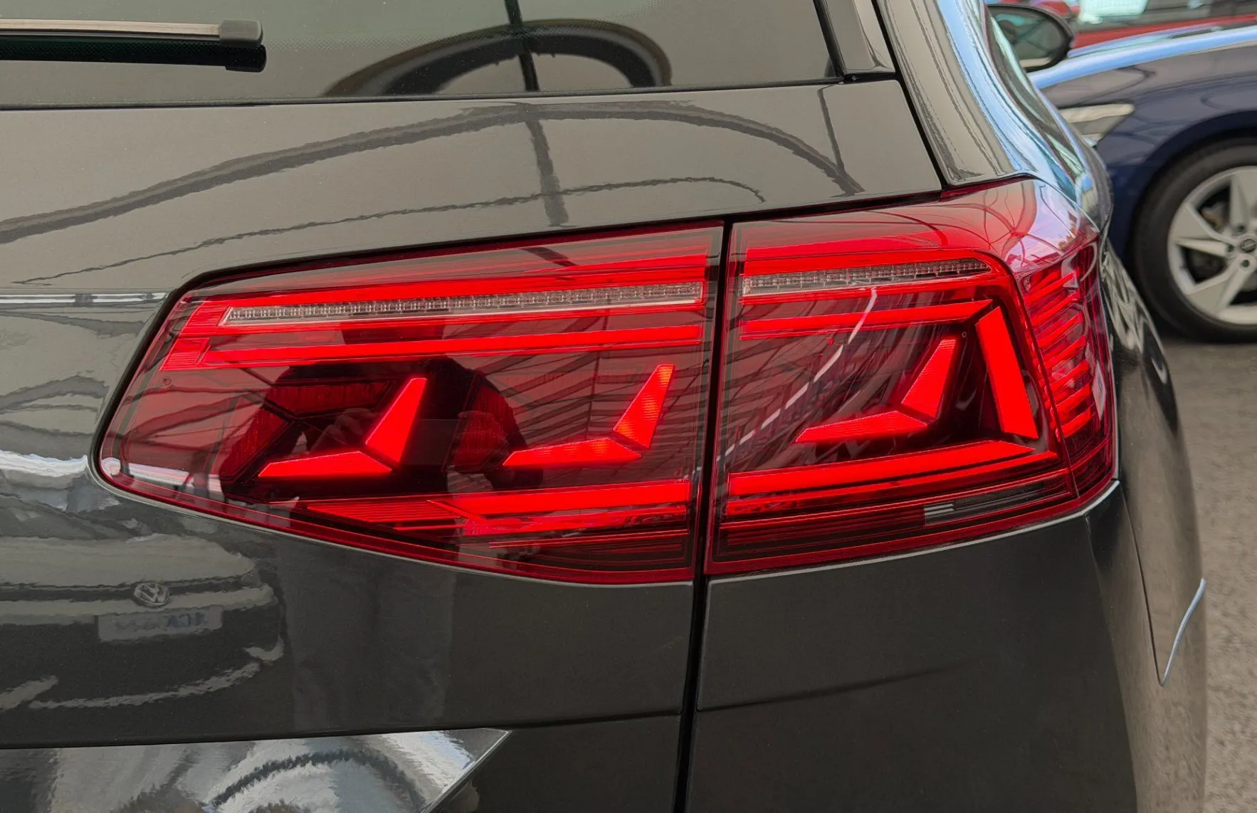 Zunanja slika - Volkswagen Passat - Variant 2.0 TDI BMT SCR Elegance DSG PANO KLJUKA - 5