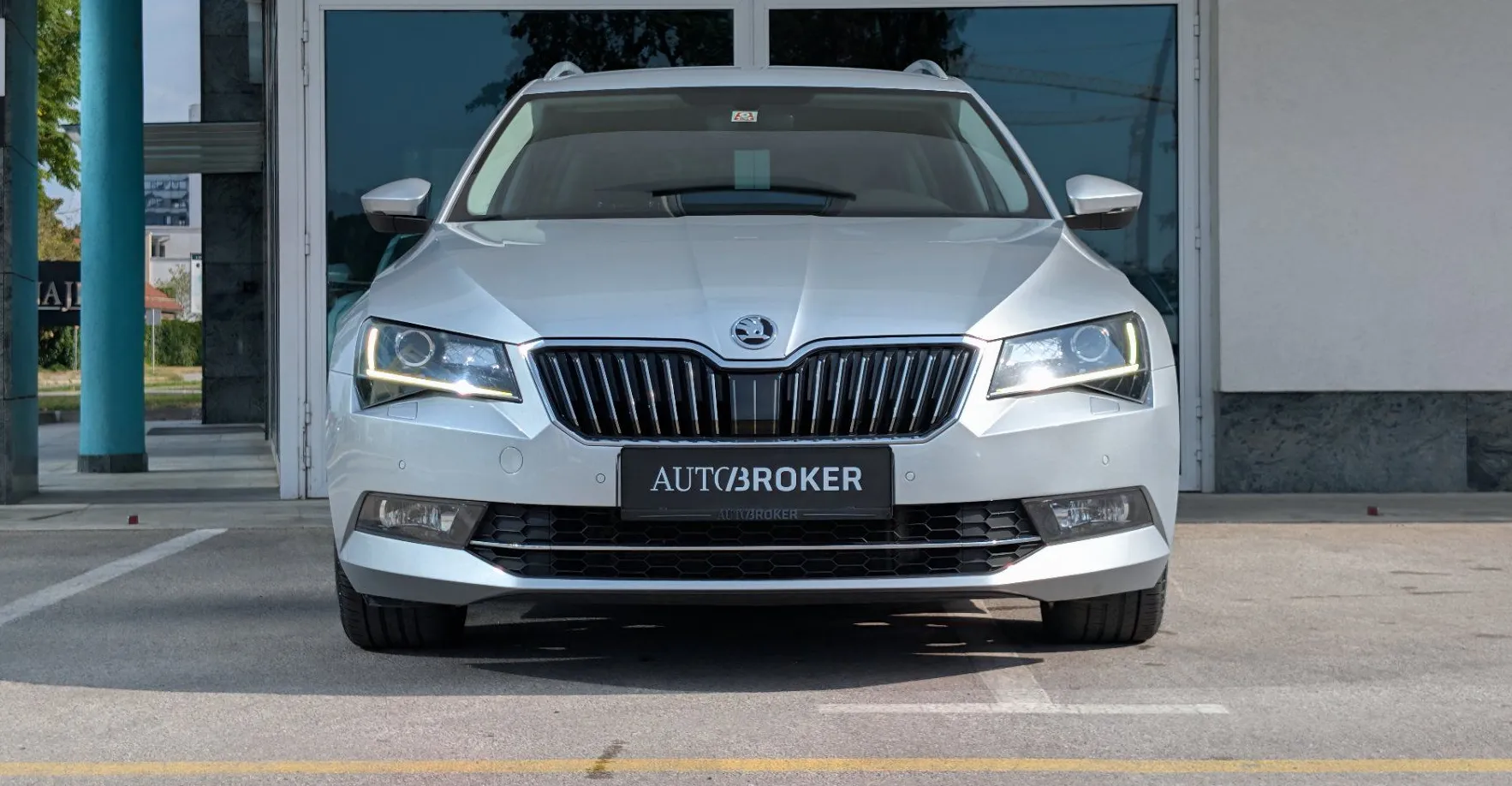 Zunanja slika - Škoda Superb - Combi 4x4 2.0 TDI L K DSG Usnje Navi ACC - 2
