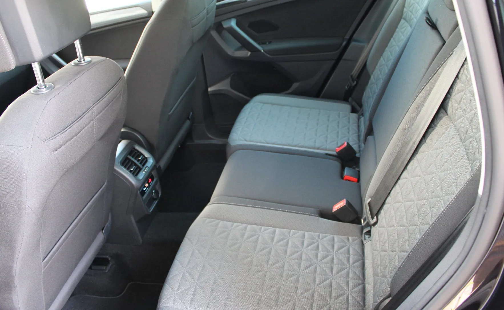 Zunanja slika - Volkswagen Tiguan - 2.0 TDI BMT Life DSG - 14