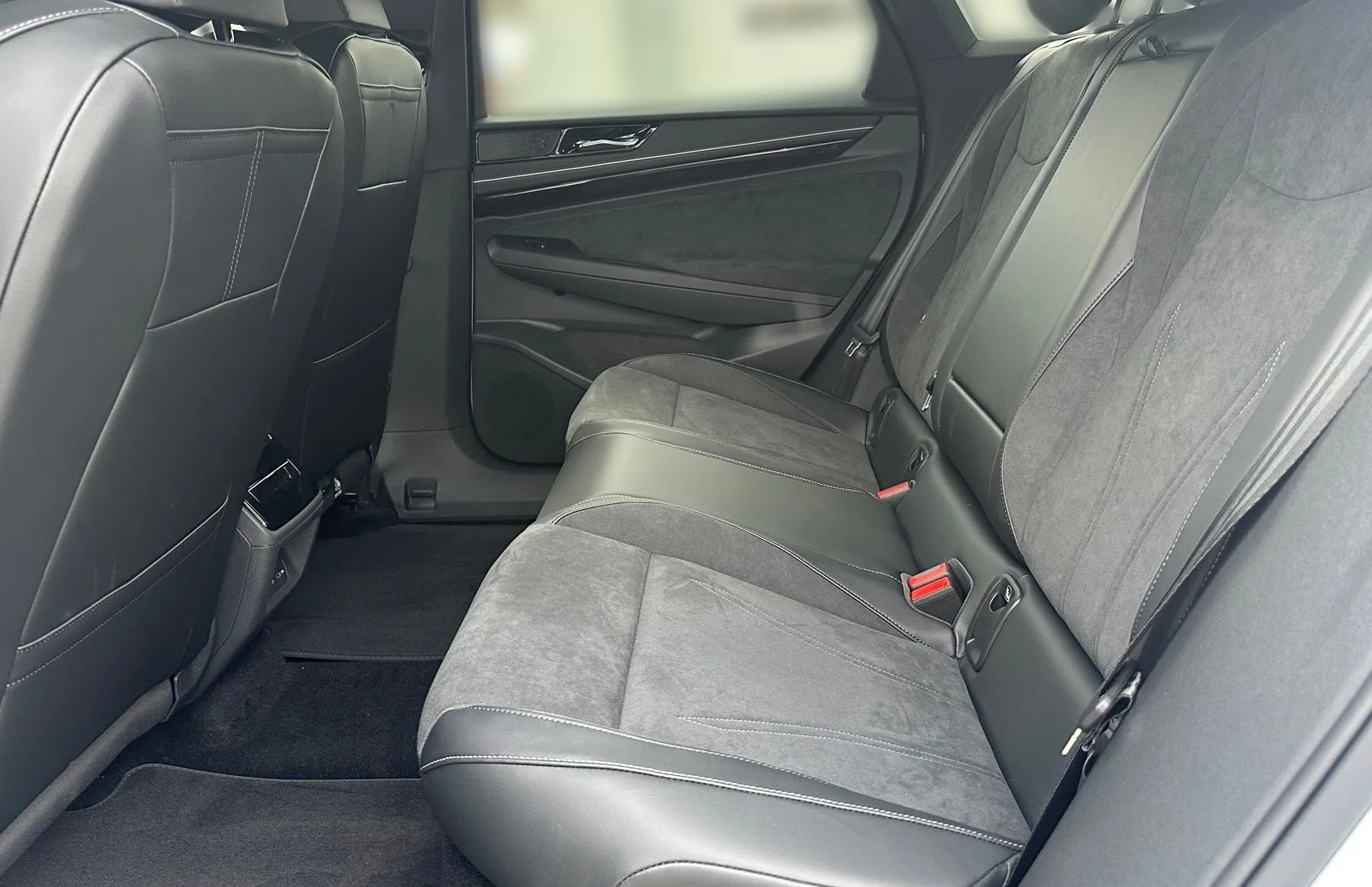 Zunanja slika - VW ID.7 - 77kWh Pro 4ALL Limited 210kW - 11