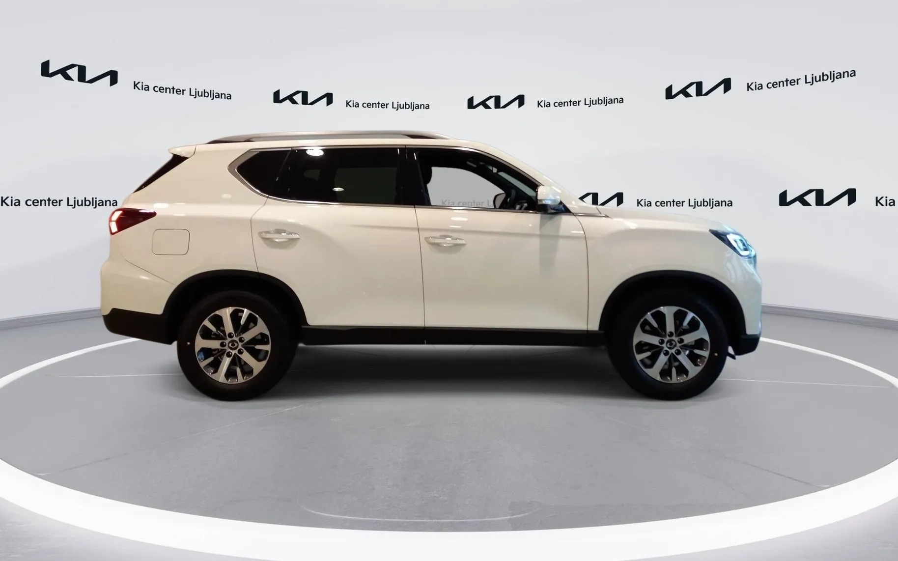 Zunanja slika - SsangYong Rexton - 2.2 XDi Limited+ 4WD AT... - 4