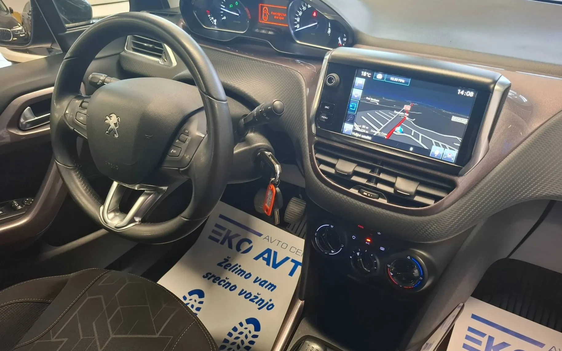 Notranja slika - Peugeot 2008 - Active 1.4 HDi NAVI-PDC-TEMPOMAT-BREZ POLOGA- - 9