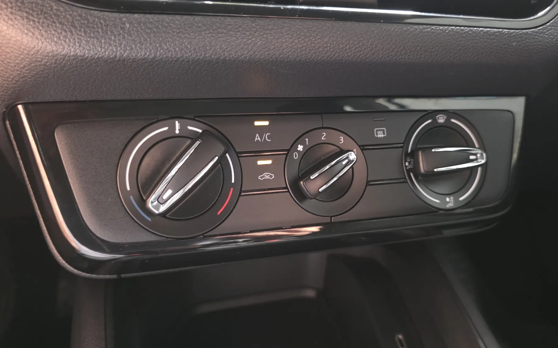 Zunanja slika - Škoda Kamiq - 1,0 TSI Style DSG 1.LAST SLO TEMP VIRTUAL LANE ALU LED - 15