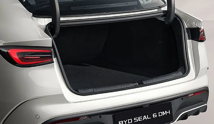 Zunanja slika - BYD SEAL 6 - 6 DM-i COMFORT  PHEV skupni doseg 1.455 km - 9