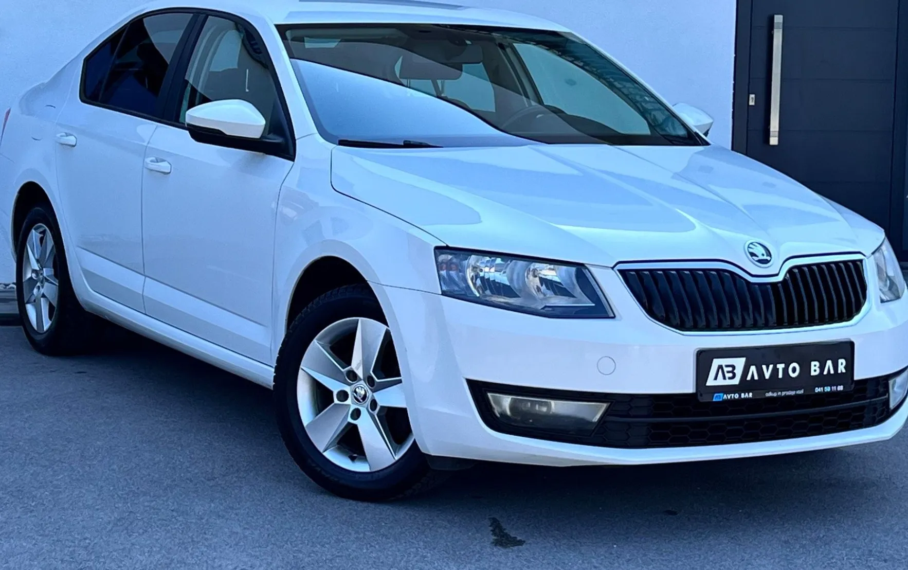 Zunanja slika - Škoda Octavia - 1.2 TSI+1.LAST+SLO+ALU+PDC - 3