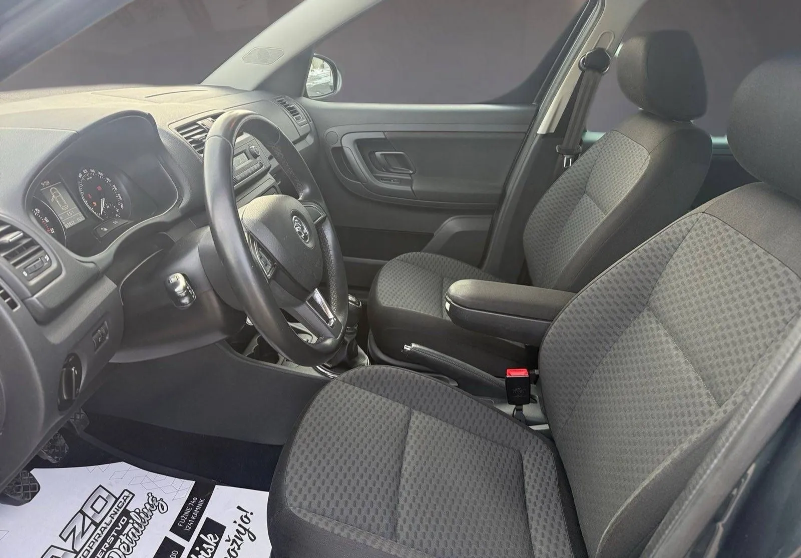 Notranja slika - Škoda Roomster - 1.6 TDI CR Elegance 66  90 ... - 10