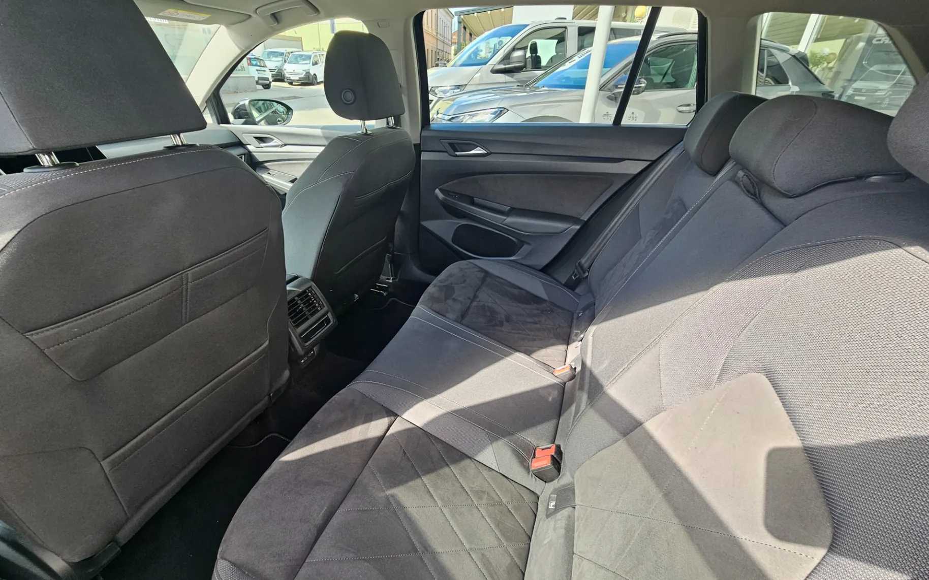 Zunanja slika - Volkswagen Golf - 2.0 TDI Style DSG - 8