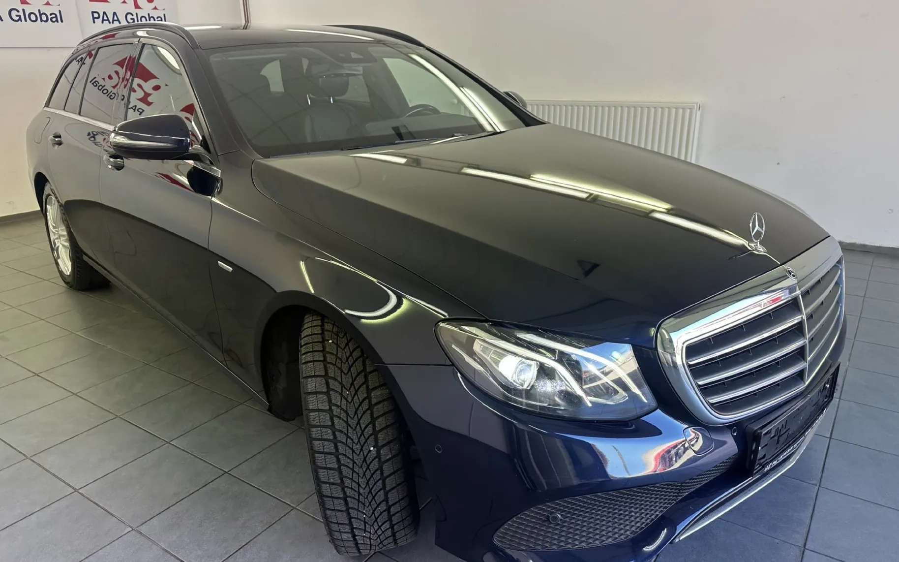 Zunanja slika - Mercedes-Benz E-Razred - AMG Line Avt. 220 AMG 4Matic.NEMŠKI.KAMERA.DIZEL - 2